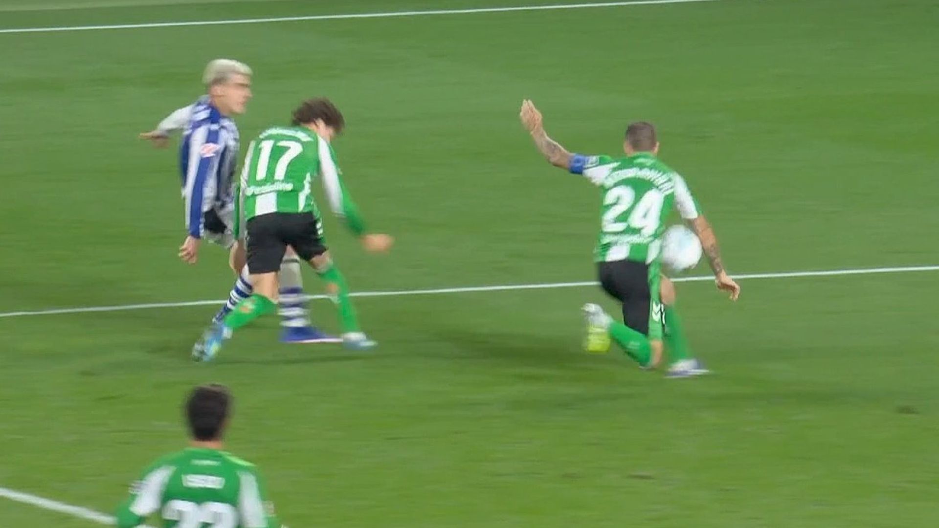 Aitor Ruibal en la acción del penalti