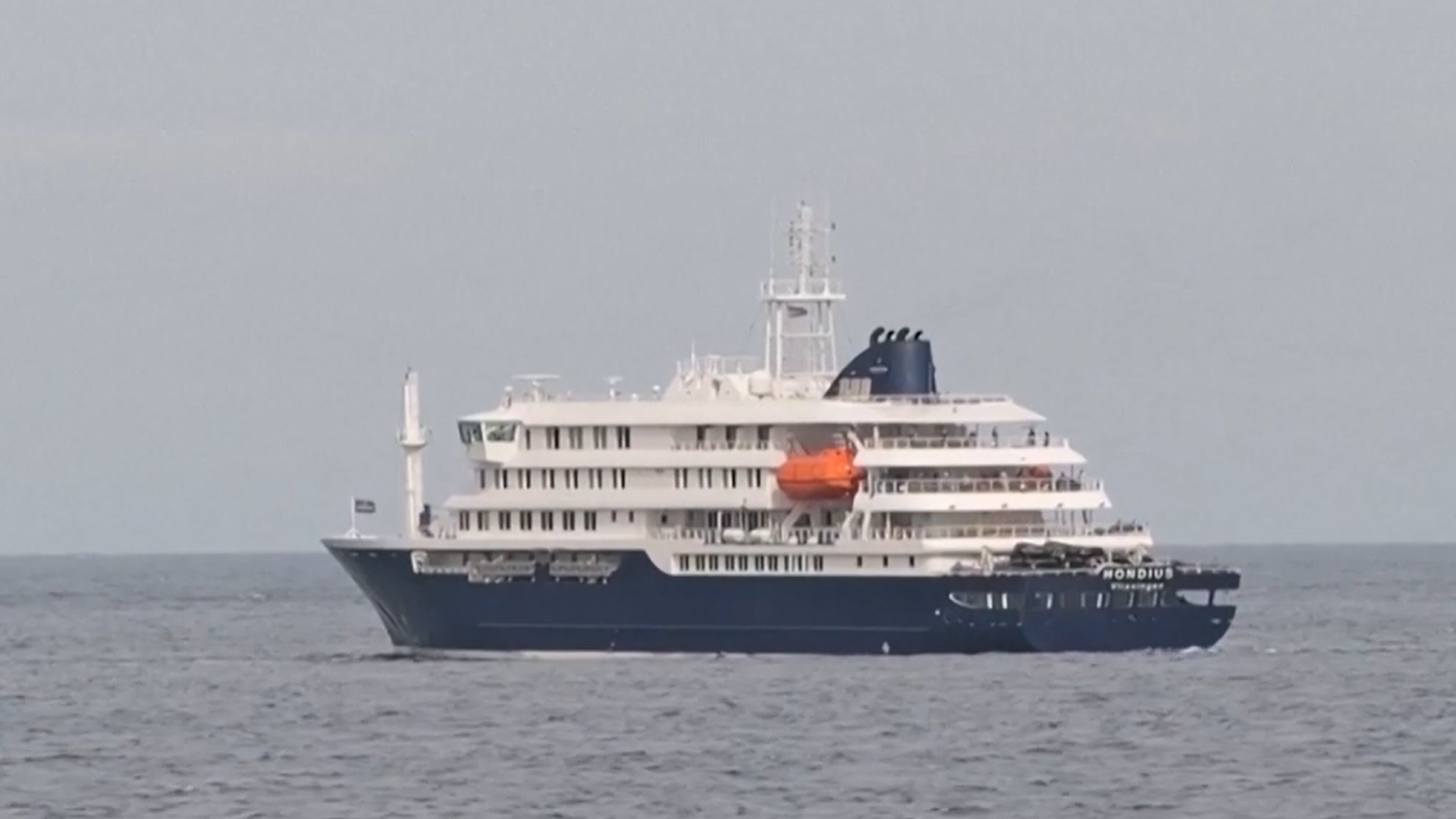 Buque MV Hondius en alta mar