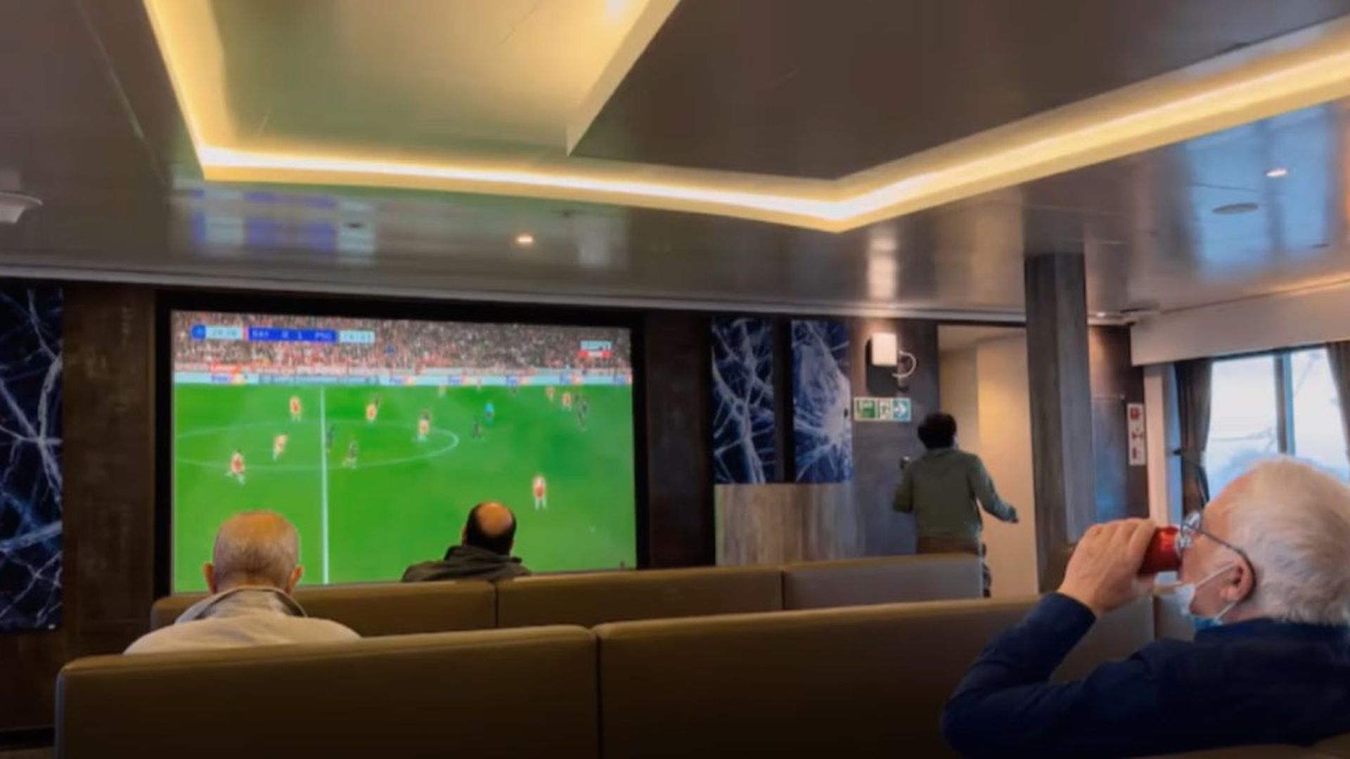 Últimos momentos en el crucero MV Hondius: así pasan los momentos antes del desembarco