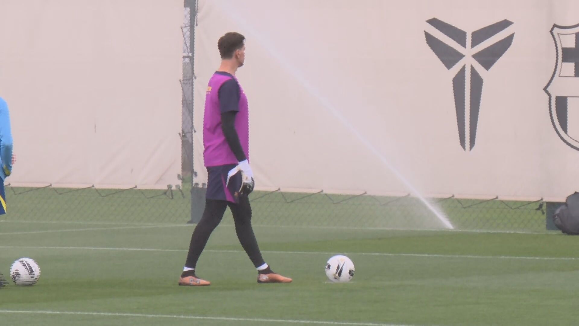 Szczesny preparado para tirar el penalti ante Lewandowski