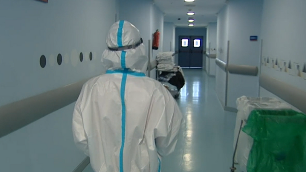 Así serán las primeras horas de los 14 españoles al llegar al Hospital Gómez-Ulla en Madrid tras aterrizar en el aeropuerto de Torrejón