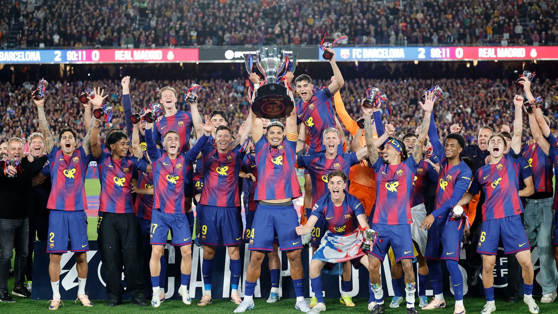 El Barça levanta el titulo de Liga