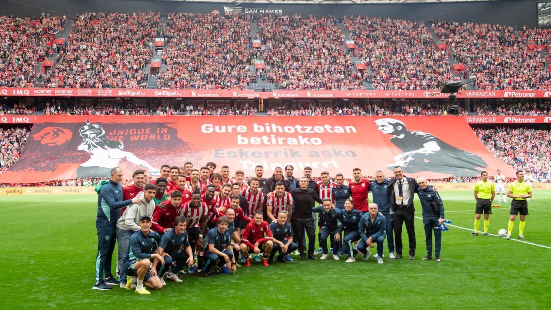 Homenaje a Ernesto Valverde ante el Valencia en San Mamés
