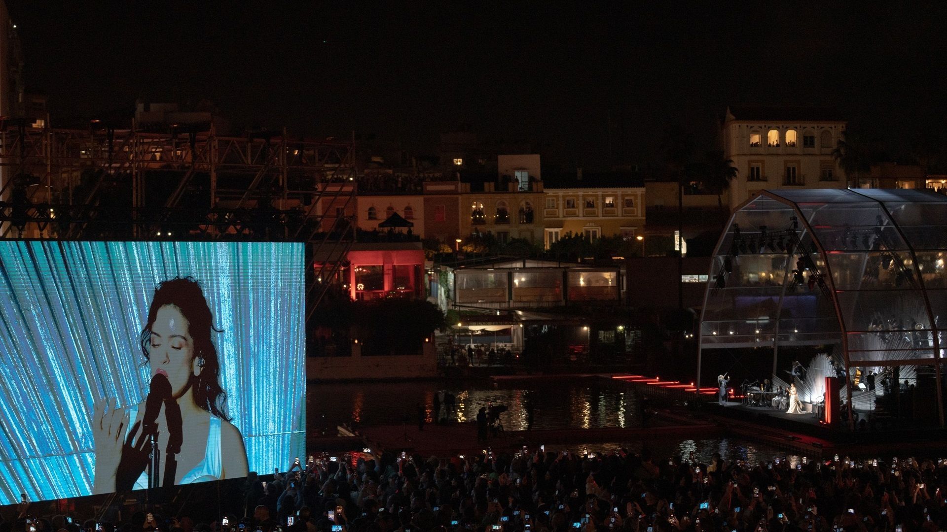 La noche de Rosalía en la orilla del Guadalquivir, en Sevilla