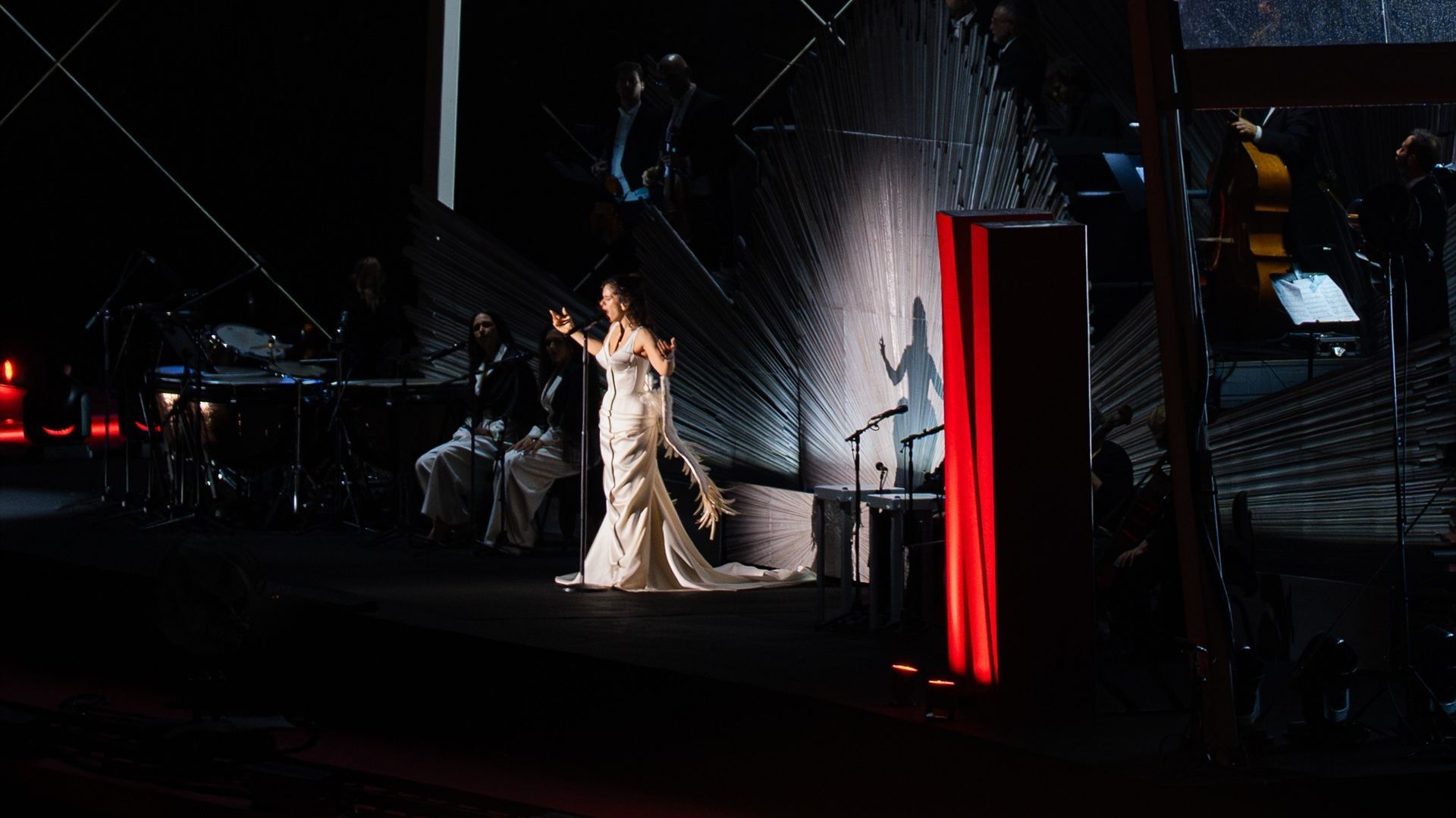 La noche de Rosalía en la orilla del Guadalquivir, en Sevilla: todos los detalles del evento que muchos famosos no se quisieron perder  
