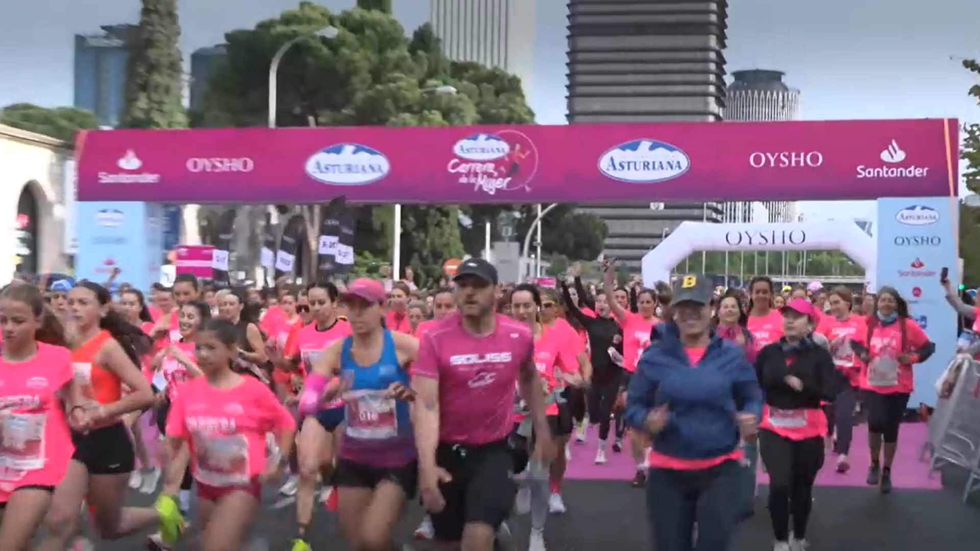 Madrid acoge la carrera de la mujer contra el cáncer con más de 38.000 participantes