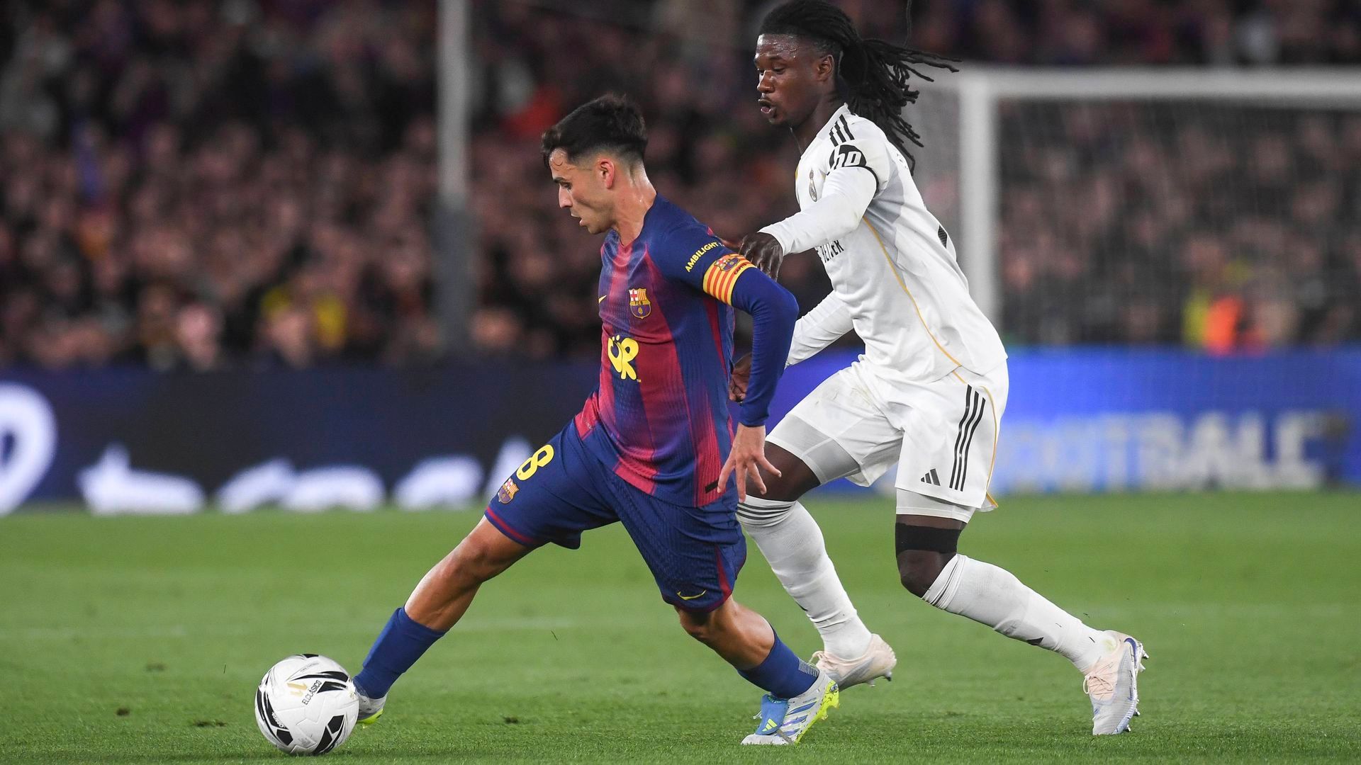 Pedri contra el Real Madrid
