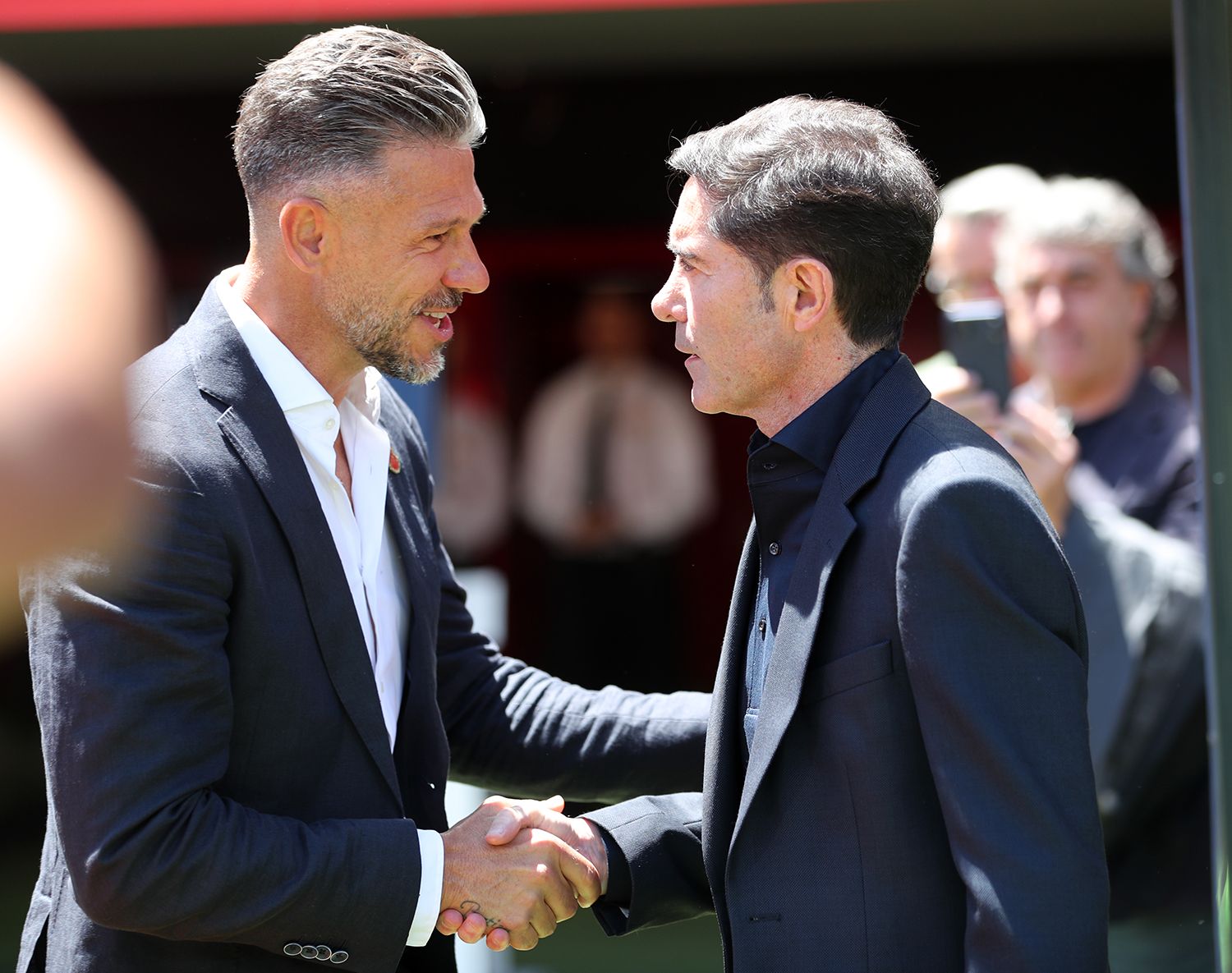 Saludo entre Demichelis y Marcelino