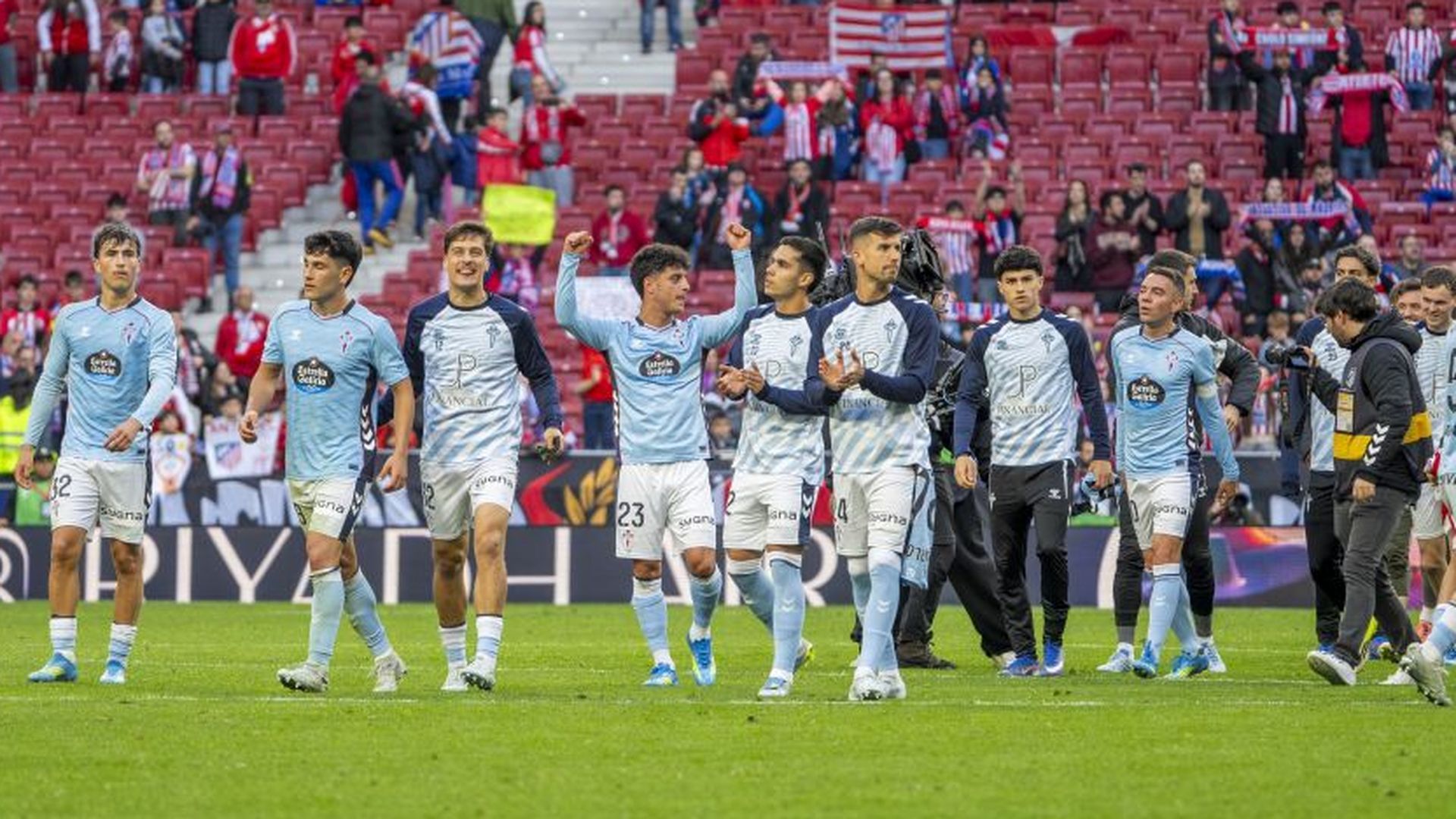 El Celta celebrando la victoria ante el Atlético de Madrid El Celta celebrando la victoria ante el Atlético de Madrid