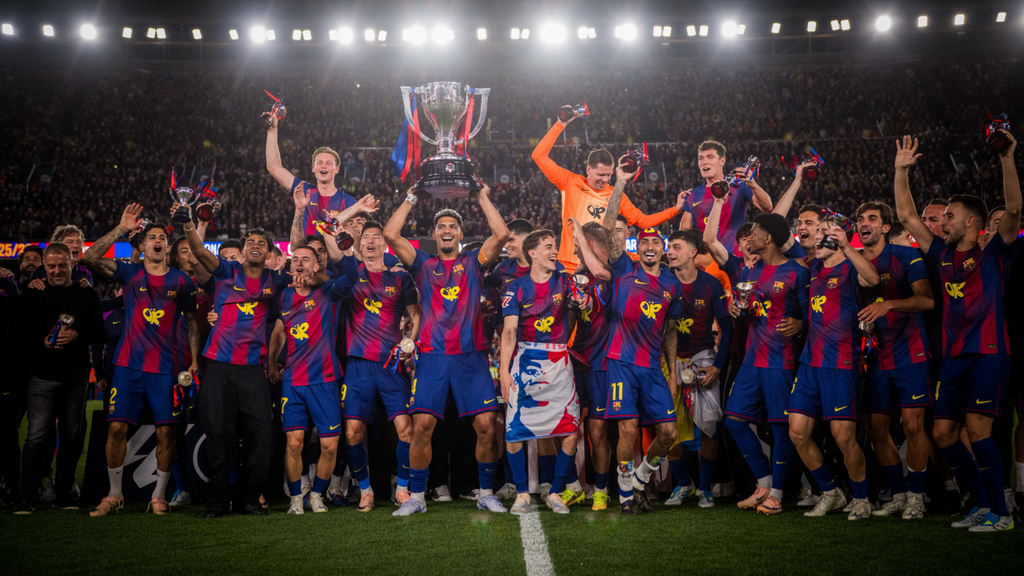 El F.C Barcelona gana la Liga ante el Real Madrid y desata la locura entre sus aficionados