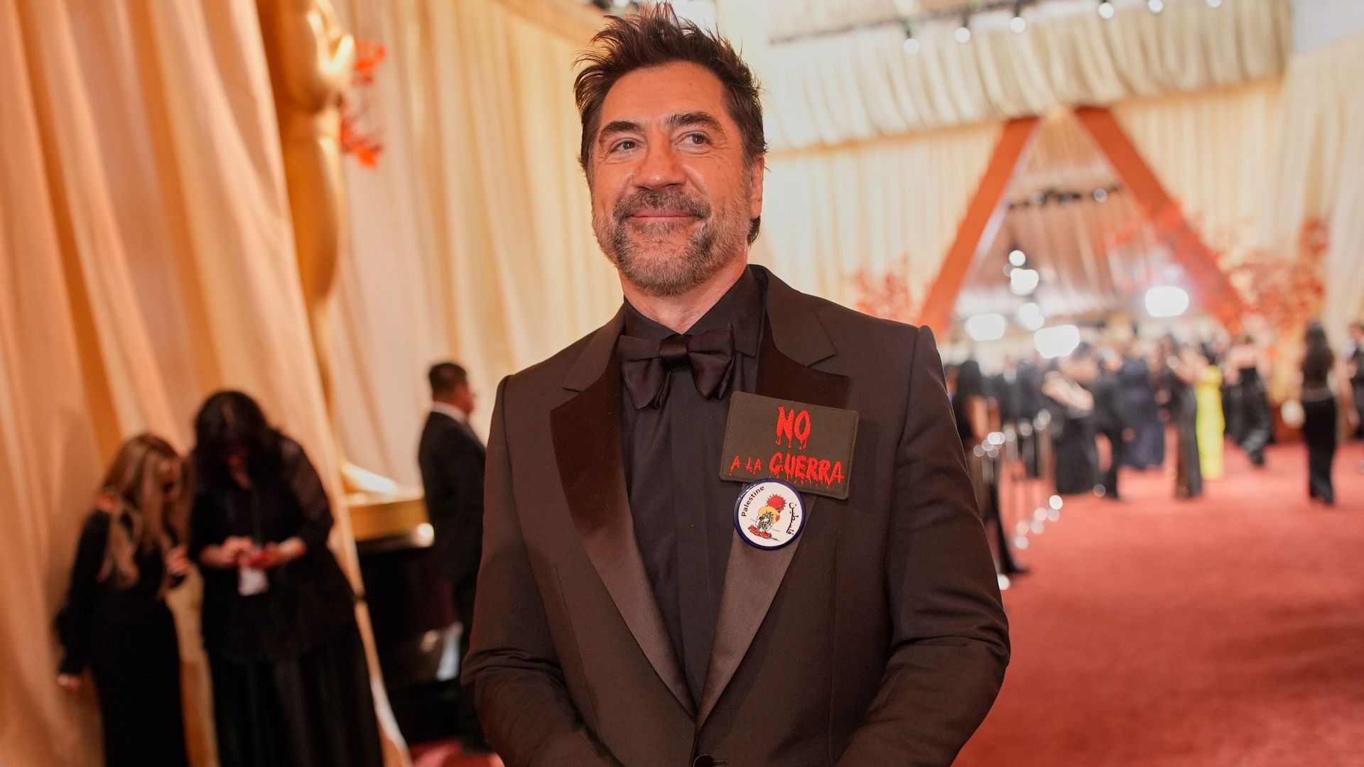 Javier Bardem, con el lema 'No a la guerra' en la gala de los Oscar de 2026