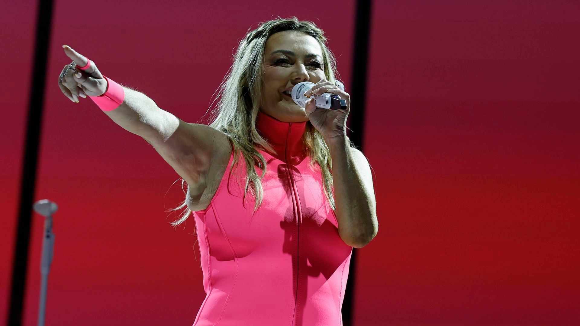 La cantante Amaia Montero durante el concierto que la banda La Oreja de Van Gogh ofrece este pasado sábado en Barakaldo La cantante Amaia Montero durante el concierto que la banda La Oreja de Van Gogh ofrece este pasado sábado en Barakaldo