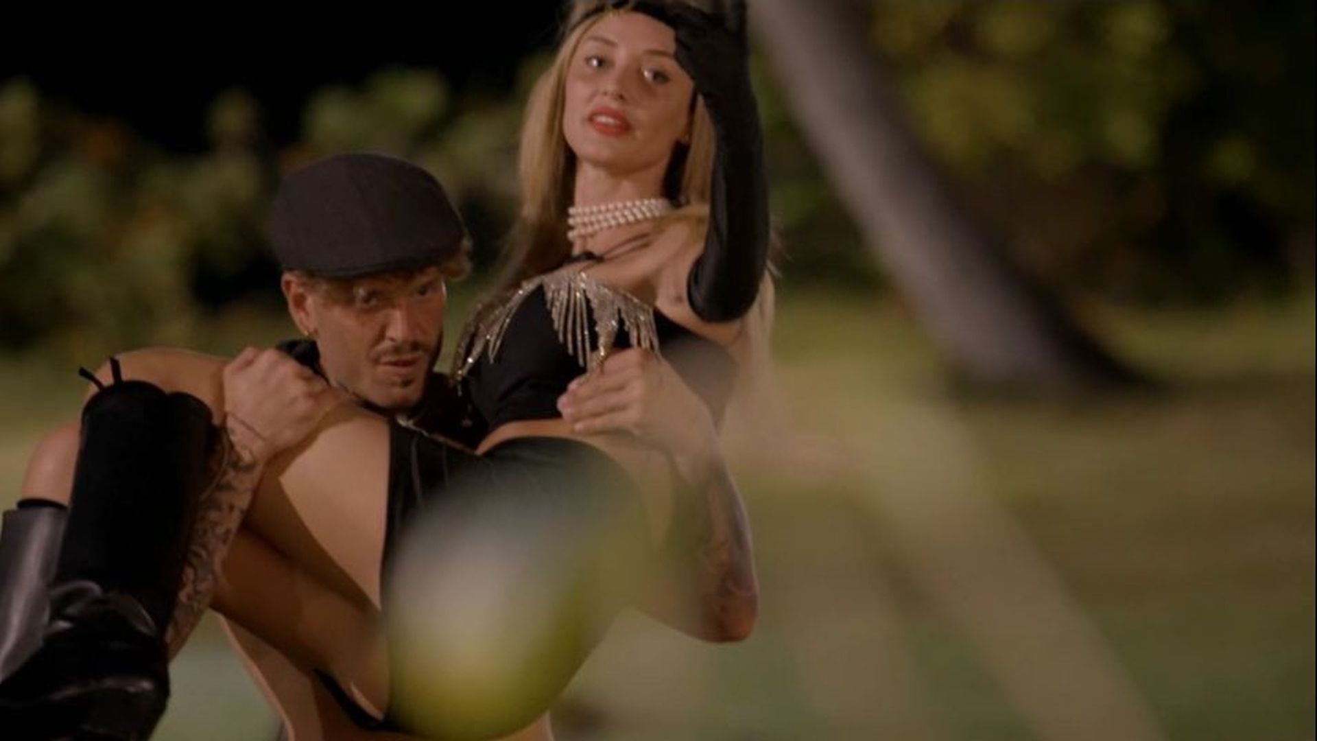 El divertido momento de Óscar y Yuli durante la fiesta