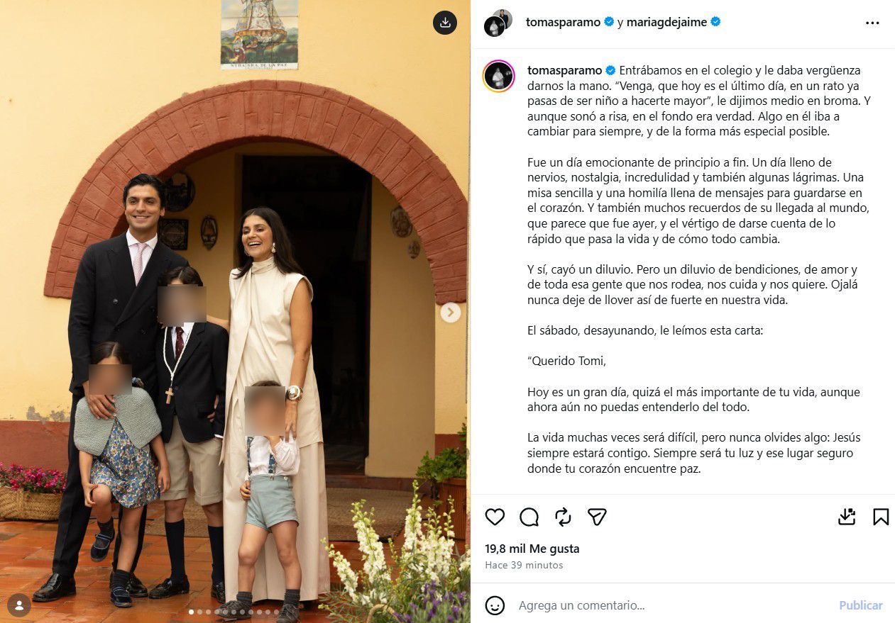 Tomás Páramo y María G. de Jaime con sus hijos en la Comunión de Tomi