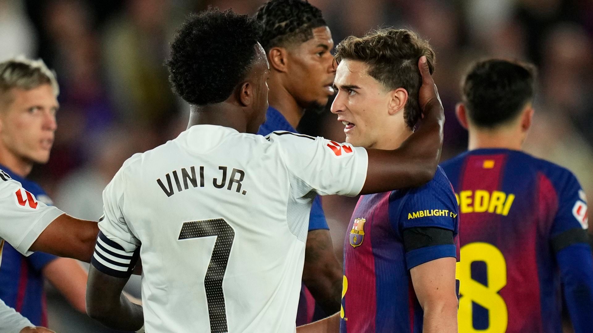 Vinicius y Gavi se encaran en el Clásico