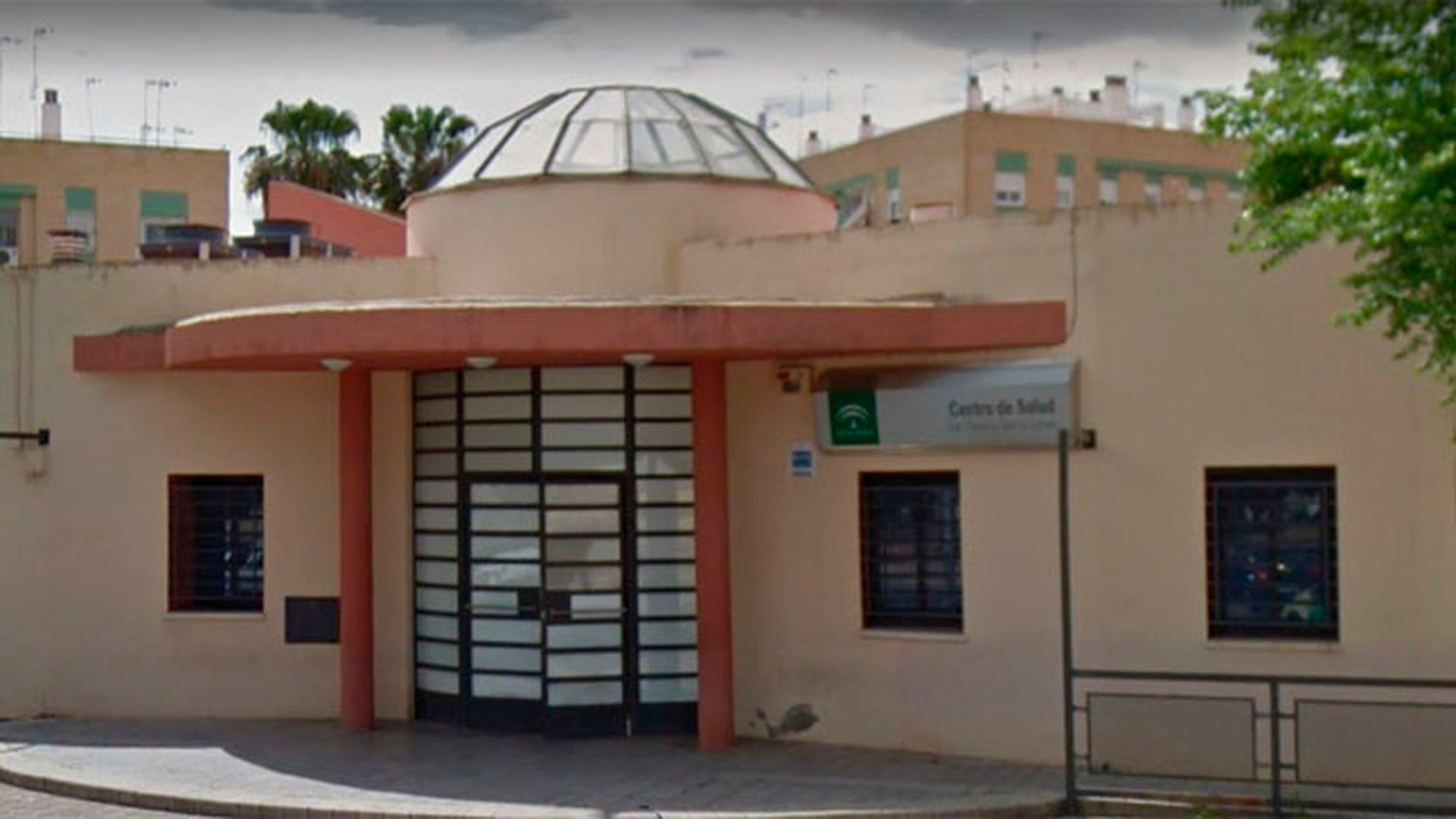 El centro de salud Don Paulino, en Alcalá de Guadaíra, donde ocurrieron los hechos El centro de salud Don Paulino, en Alcalá de Guadaíra, donde ocurrieron los hechos