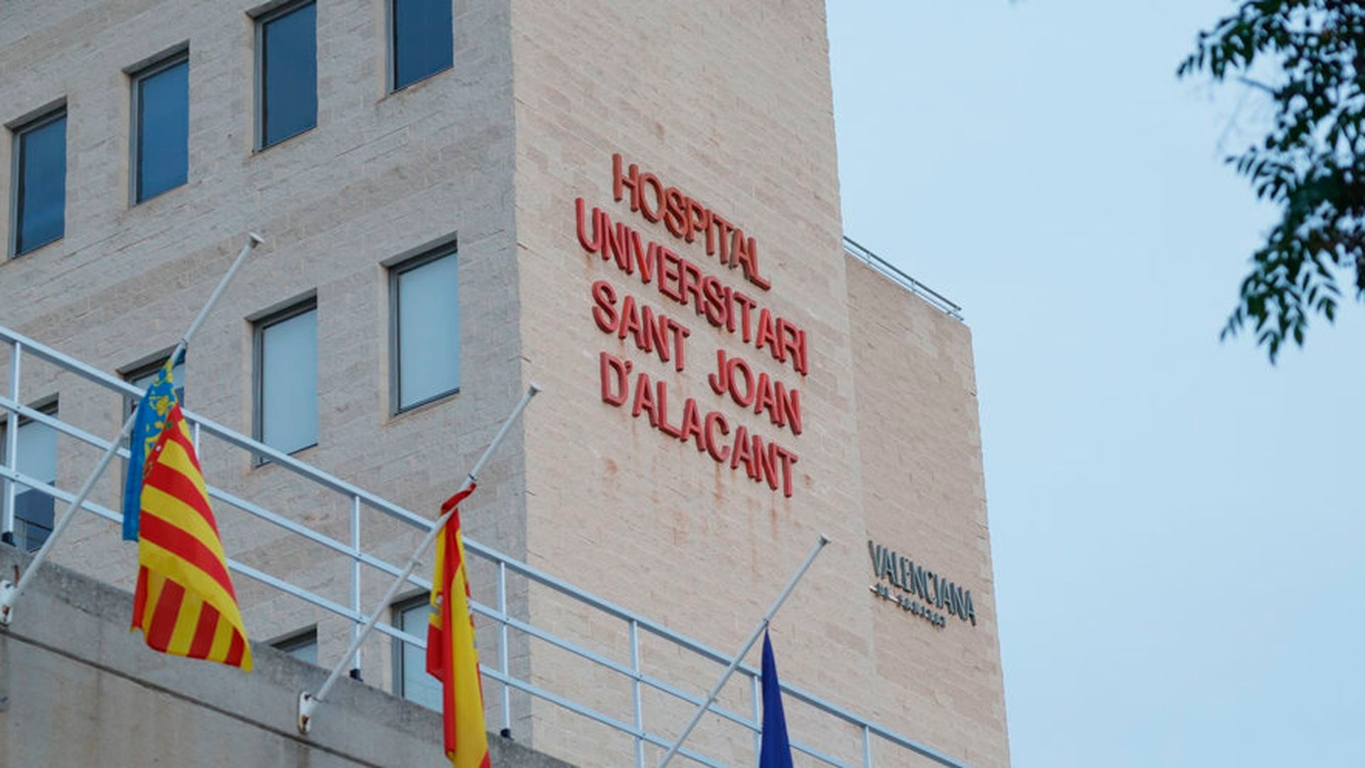 La mujer aislada en un hospital de Alicante vuelve a dar negativo por tercera vez