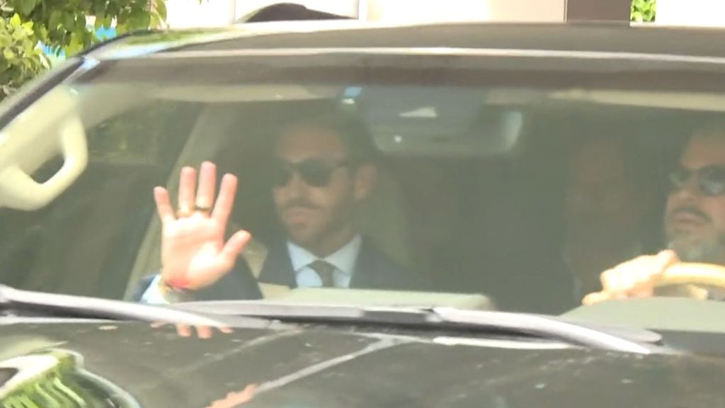 Sergio Ramos sale de la reunión del Sevilla este martes