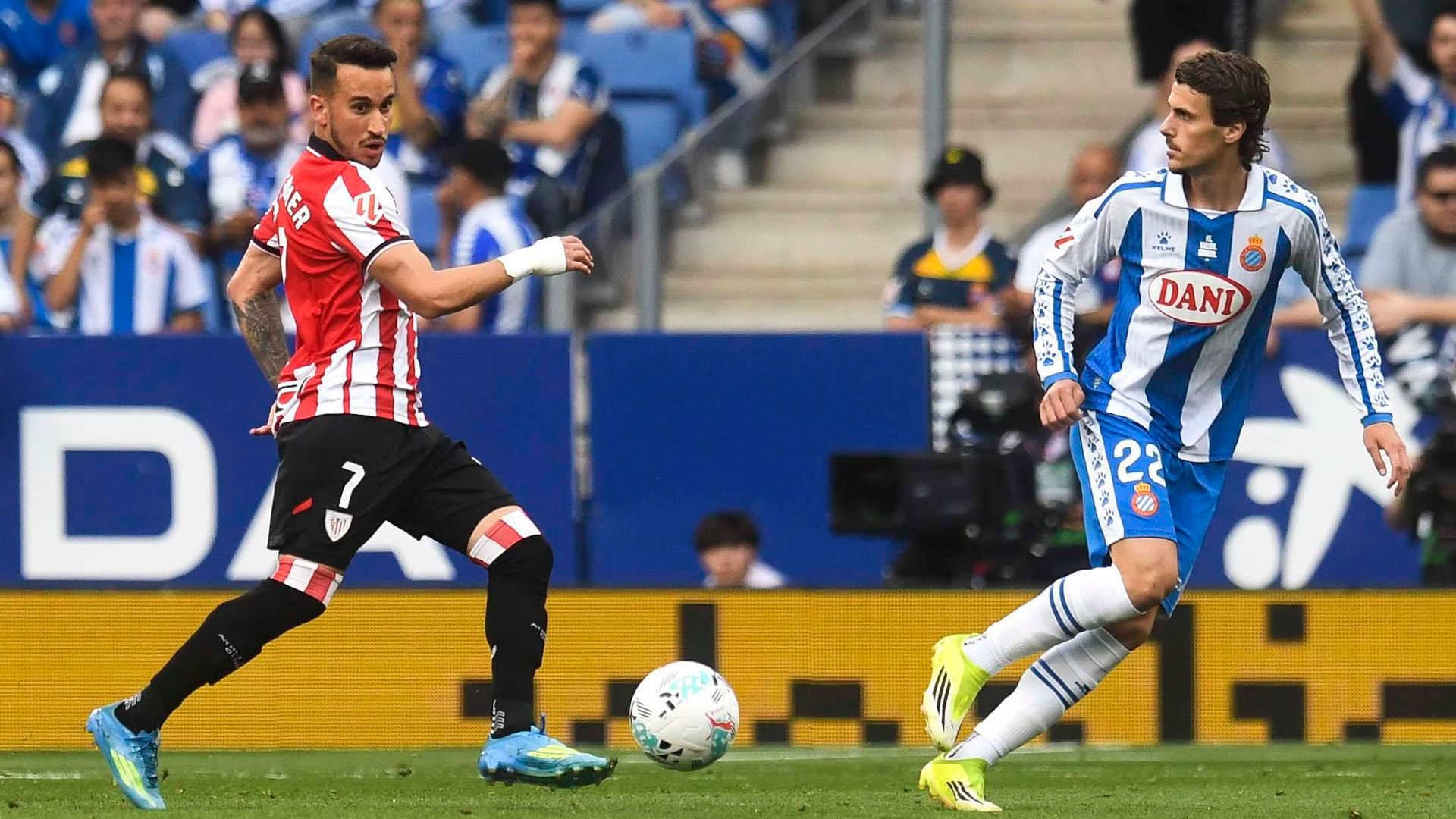 Carlos Romero, en una jugada con Berenguer