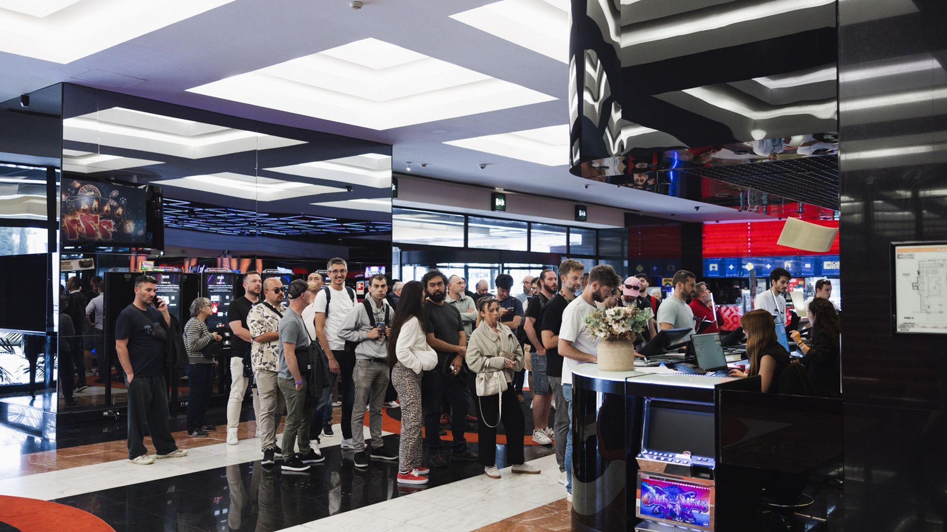 Cola de jugadores en Estoril