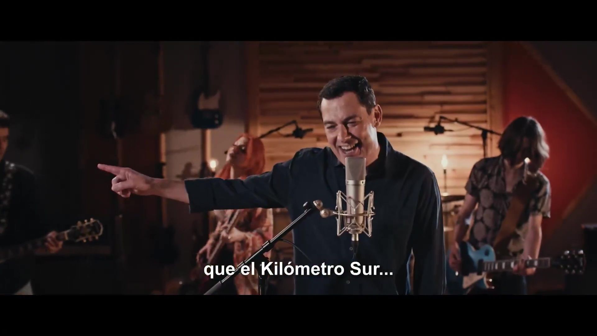 Fotograma del videoclip de 'Kilómetro Sur' de Juanma Moreno, candidato del PP a la Junta de Andalucía