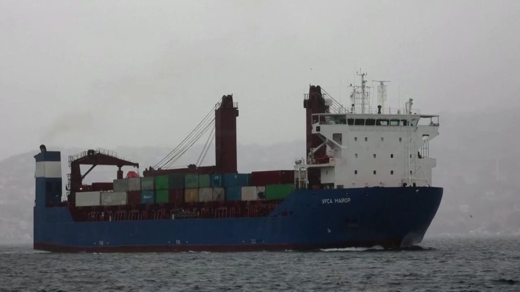 Investigan si un torpedo o una mina hundió al 'Ursa Major', el buque ruso que transportaba piezas de un reactor nuclear a Corea del Norte