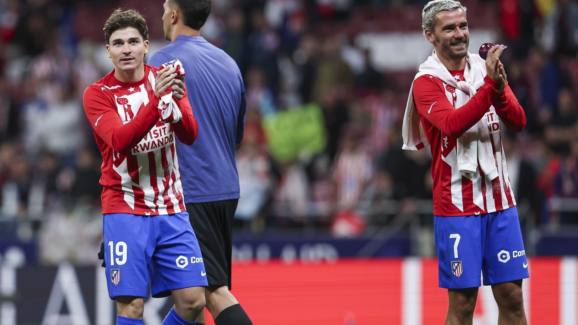 Julián Álvarez y Antoine Griezmann, jugadores del Atlético de Madrid