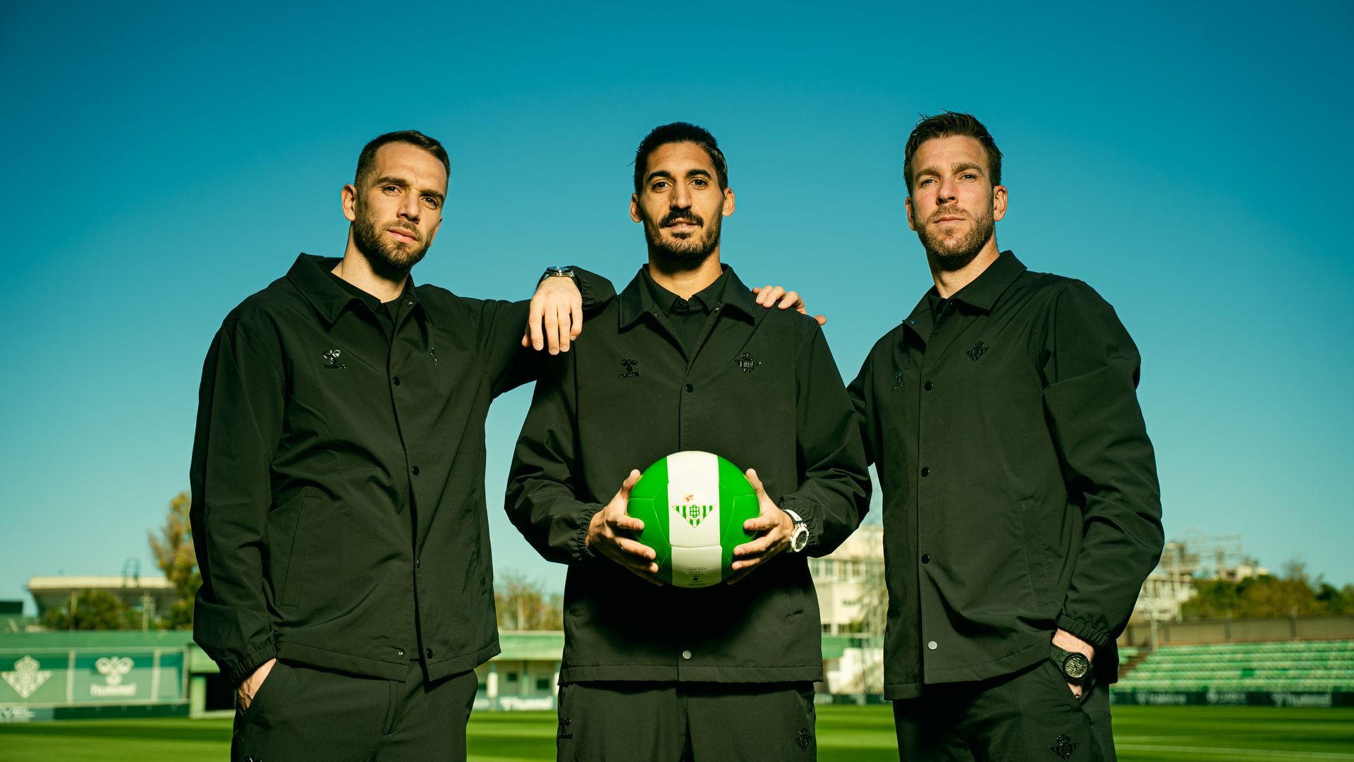 Los porteros del Betis, con sus relojes