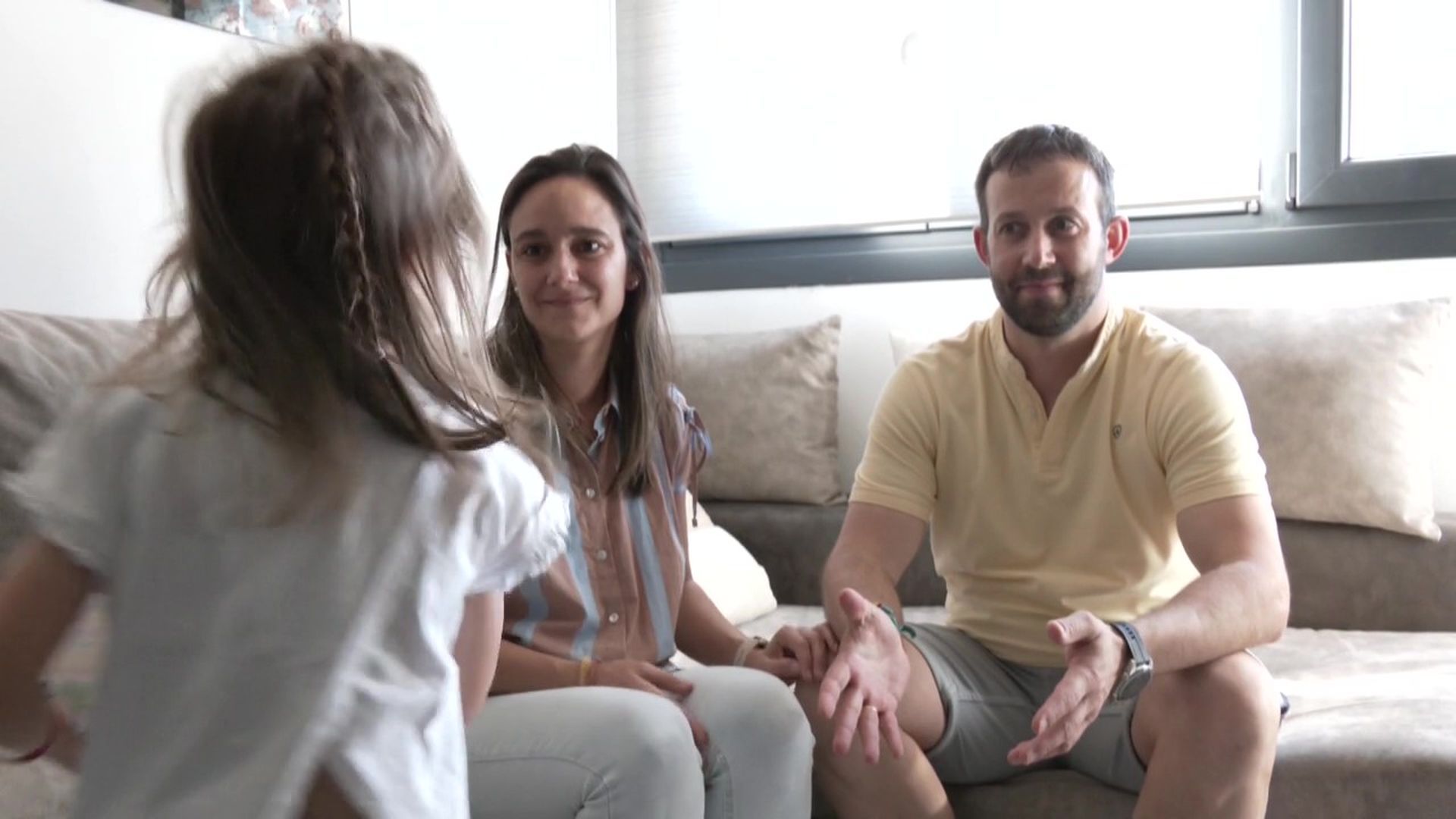Macarena, la 'niña milagro' con parálisis cerebral que baila y patina: "Nos dijeron que con ese daño jamás llegaría a caminar"