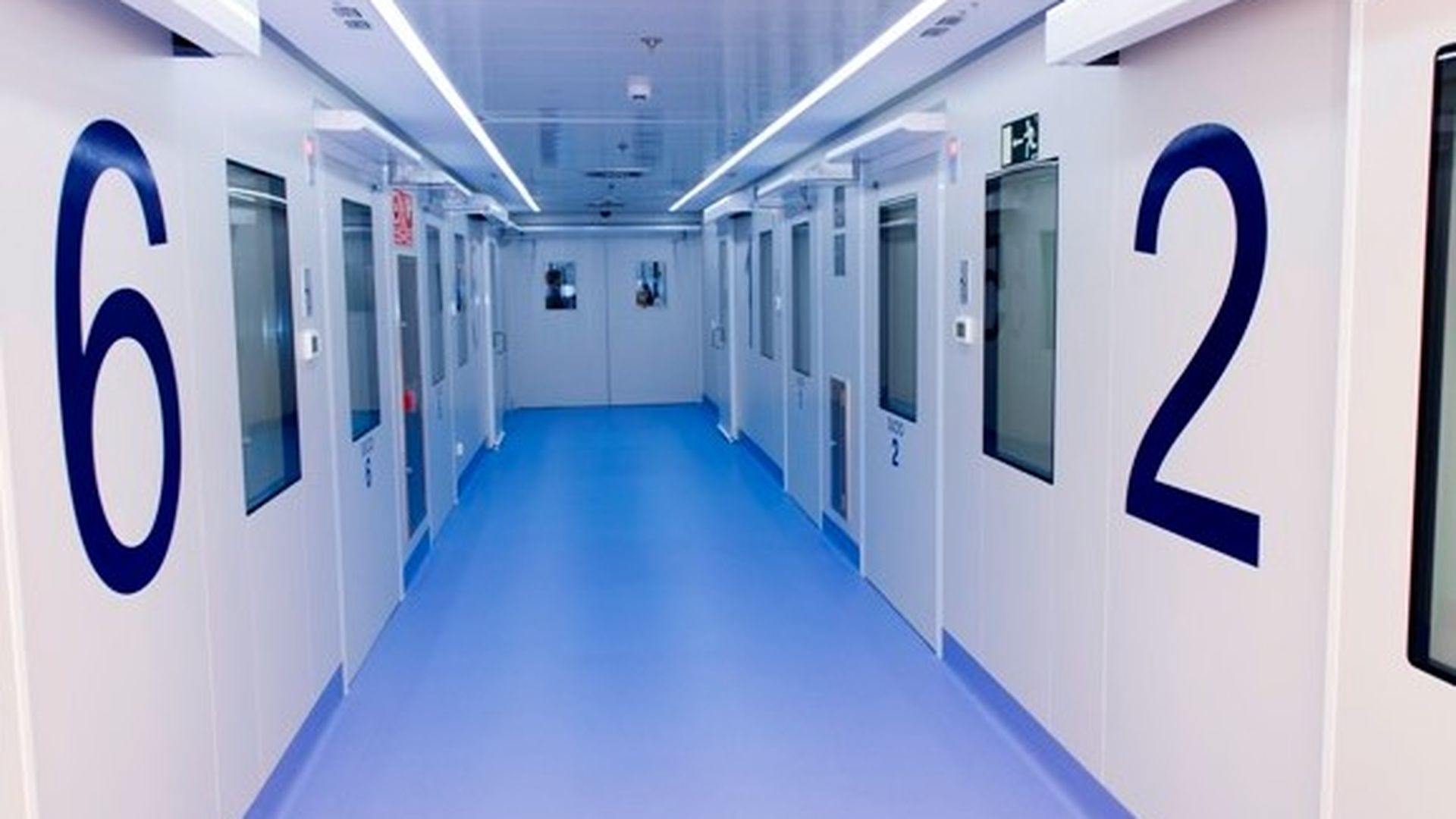 Sanidad valora flexibilizar el aislamiento a los 13 españoles, que siguen asintomáticos en el hospital Gómez Ulla