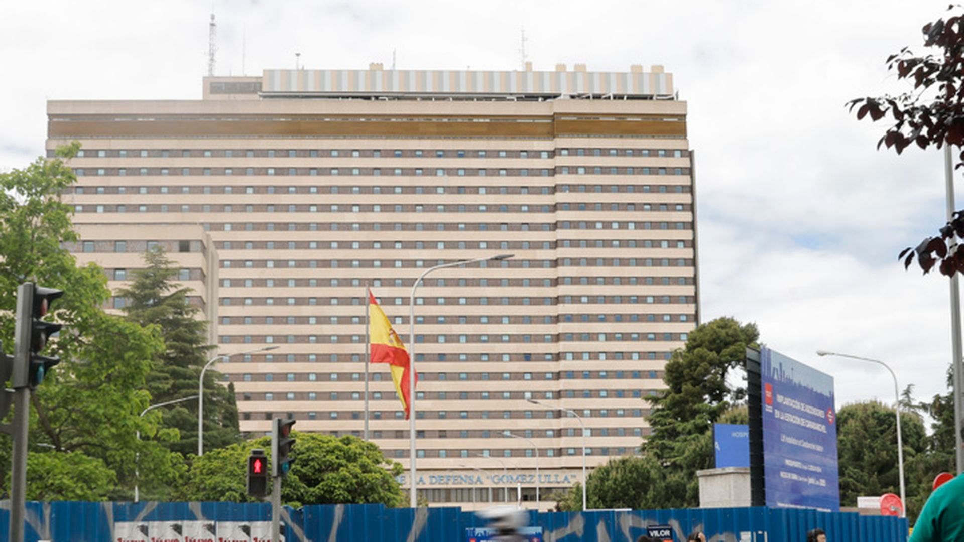 Brote de hantavirus, en directo| Los pacientes aislados en el Gómez Ulla podrán salir de sus habitaciones y recibir visitas si dan negativo en la PCR del lunes