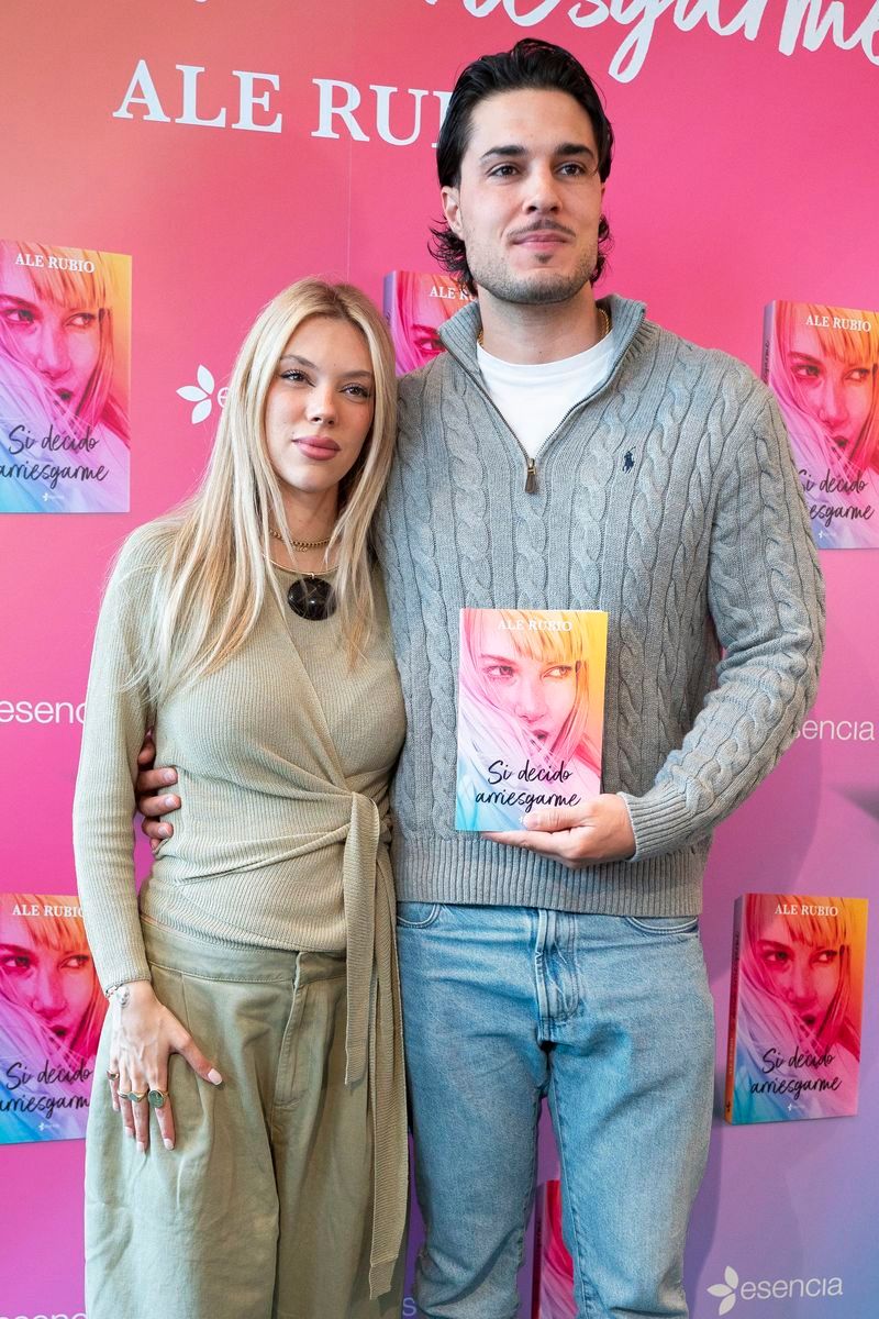 Carlo Costanzia, junto a Alejandra Rubio en la presentación de su libro