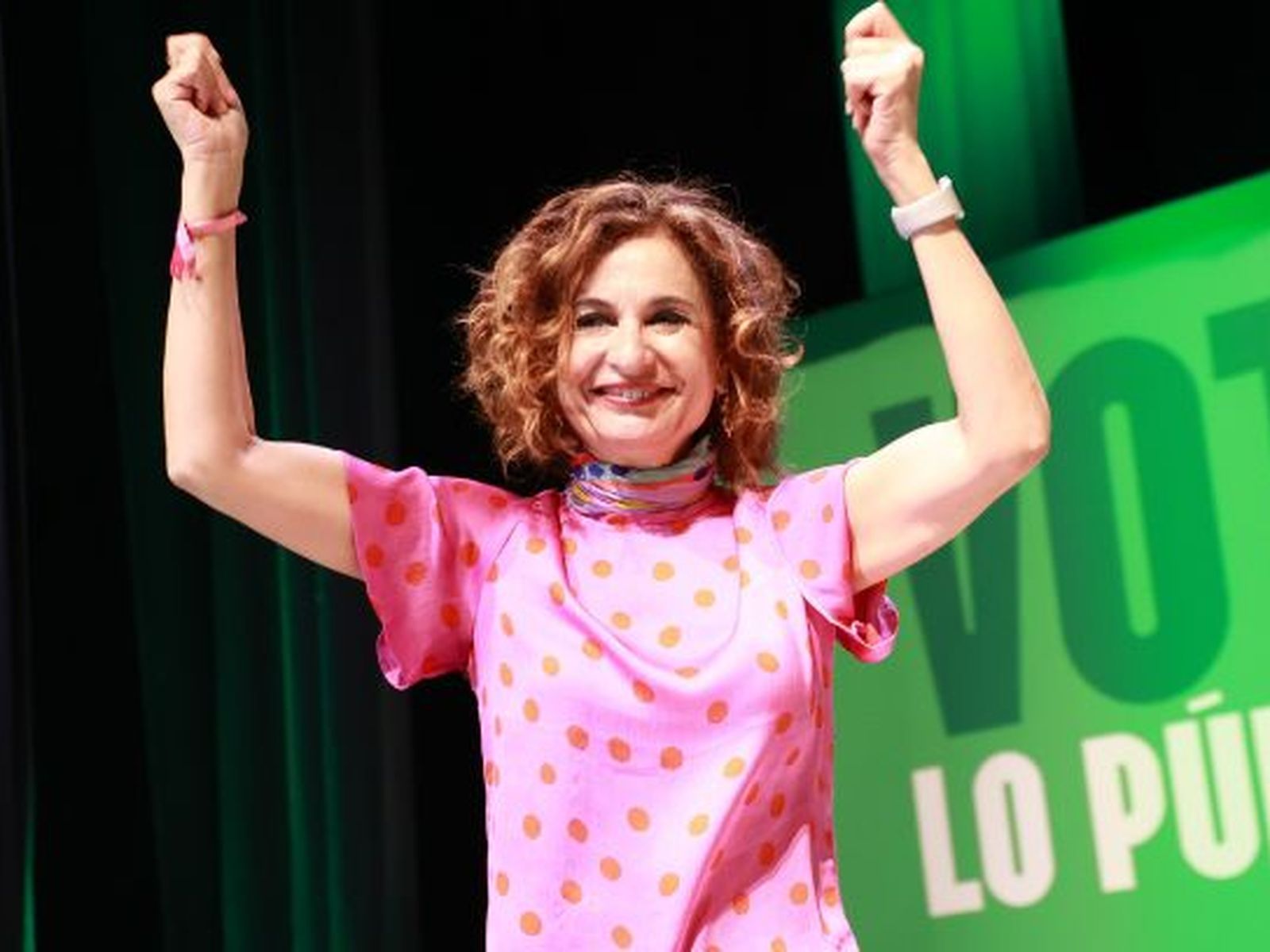 El armario de la política no se caracteriza por su discreción