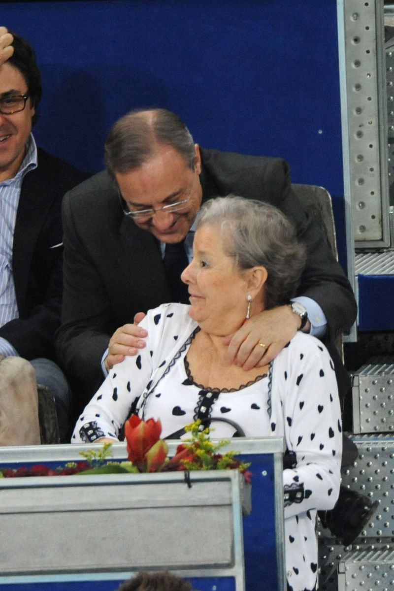 Florentino Pérez y Pitina Sandoval, su mujer y madre de sus tres hijos, en una imagen de 2012