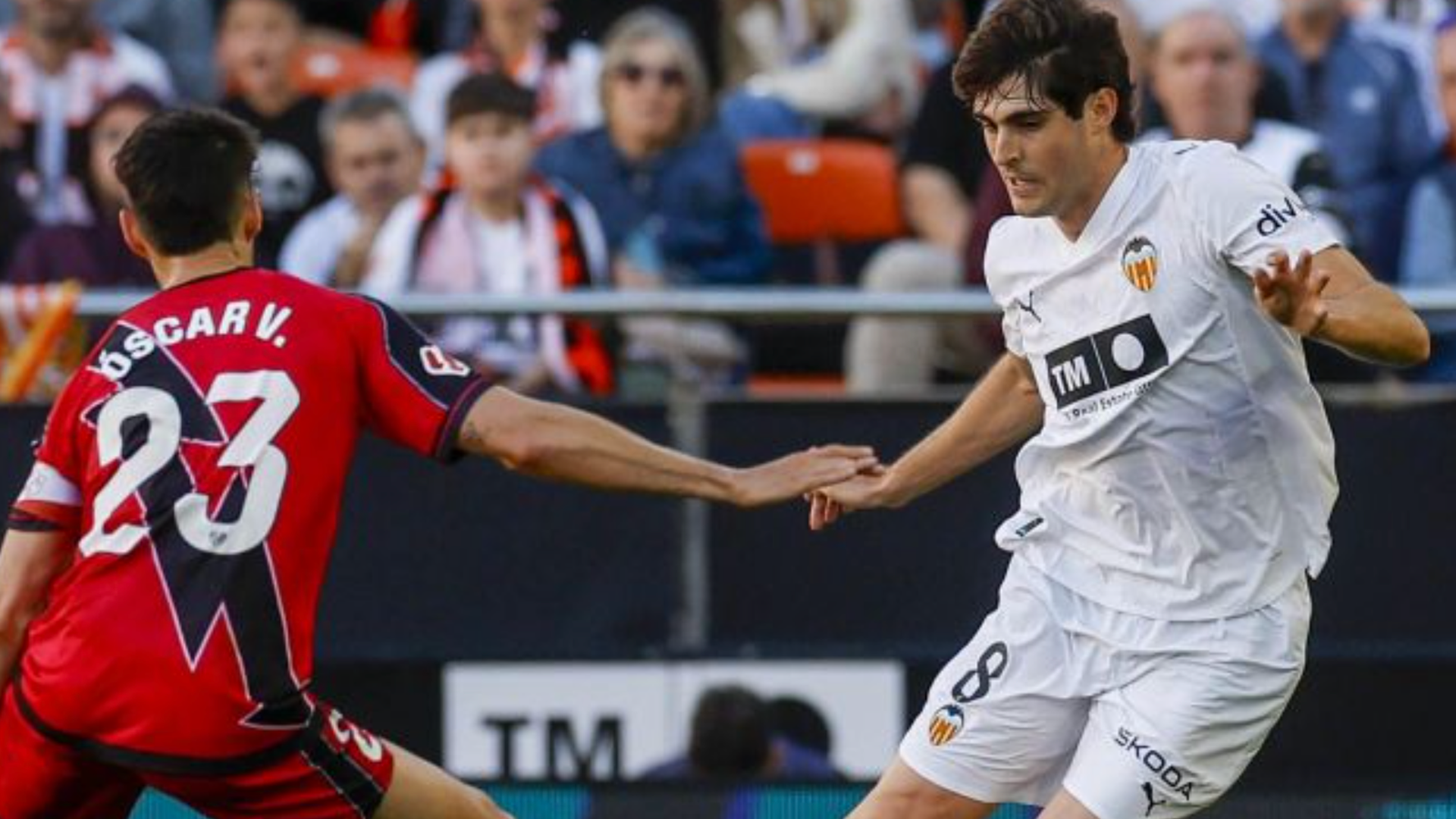 Javi Guerra ante el Rayo