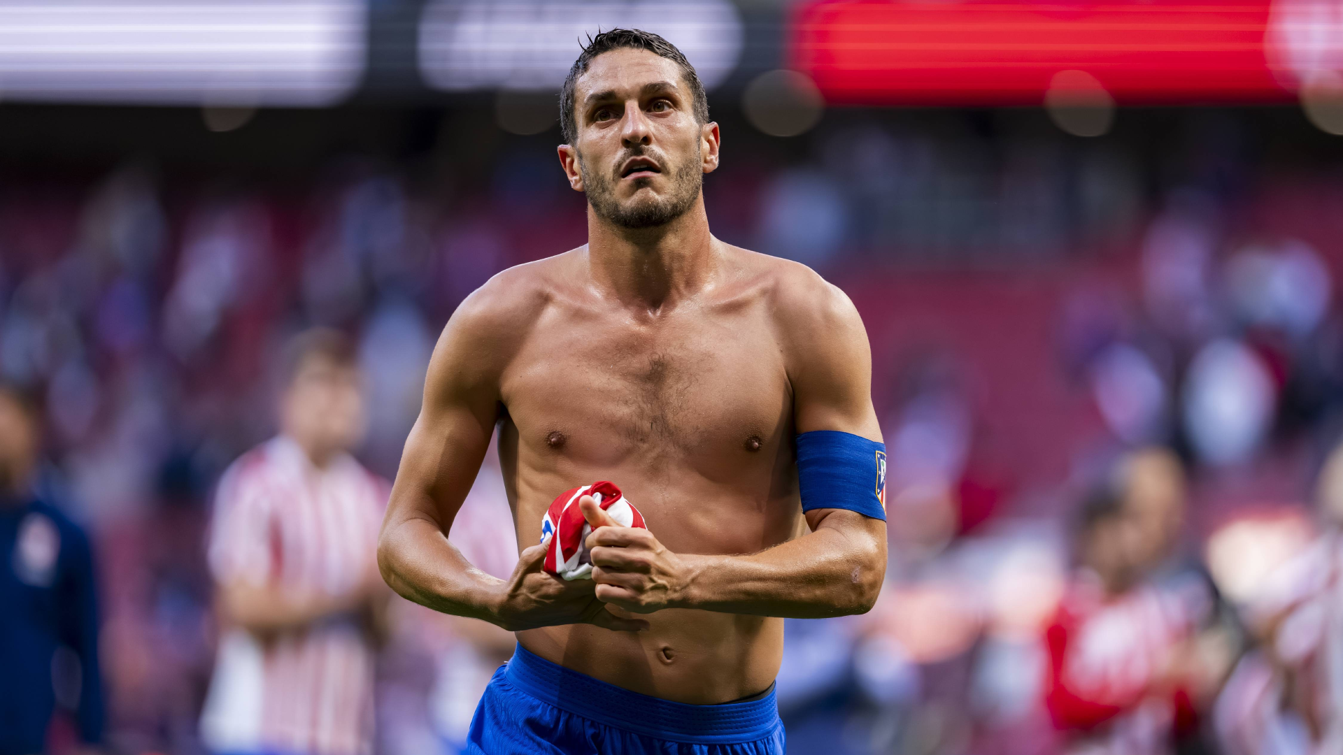 Koke Resurrección regala su camiseta tras un partido del Atlético de Madrid Koke Resurrección regala su camiseta tras un partido del Atlético de Madrid