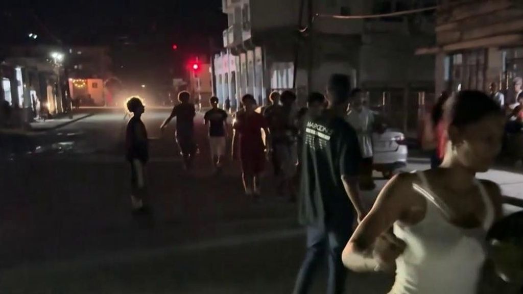 La desesperación de una Cuba sin gota de combustible: "A las montañas de basura se pueden sumar cadáveres"