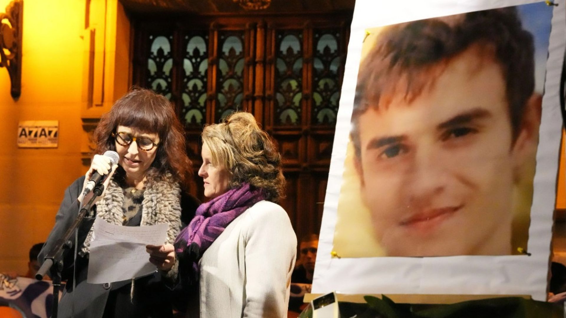 La madre de Lukas durante un homenaje en su honor La madre de Lukas durante un homenaje en su honor