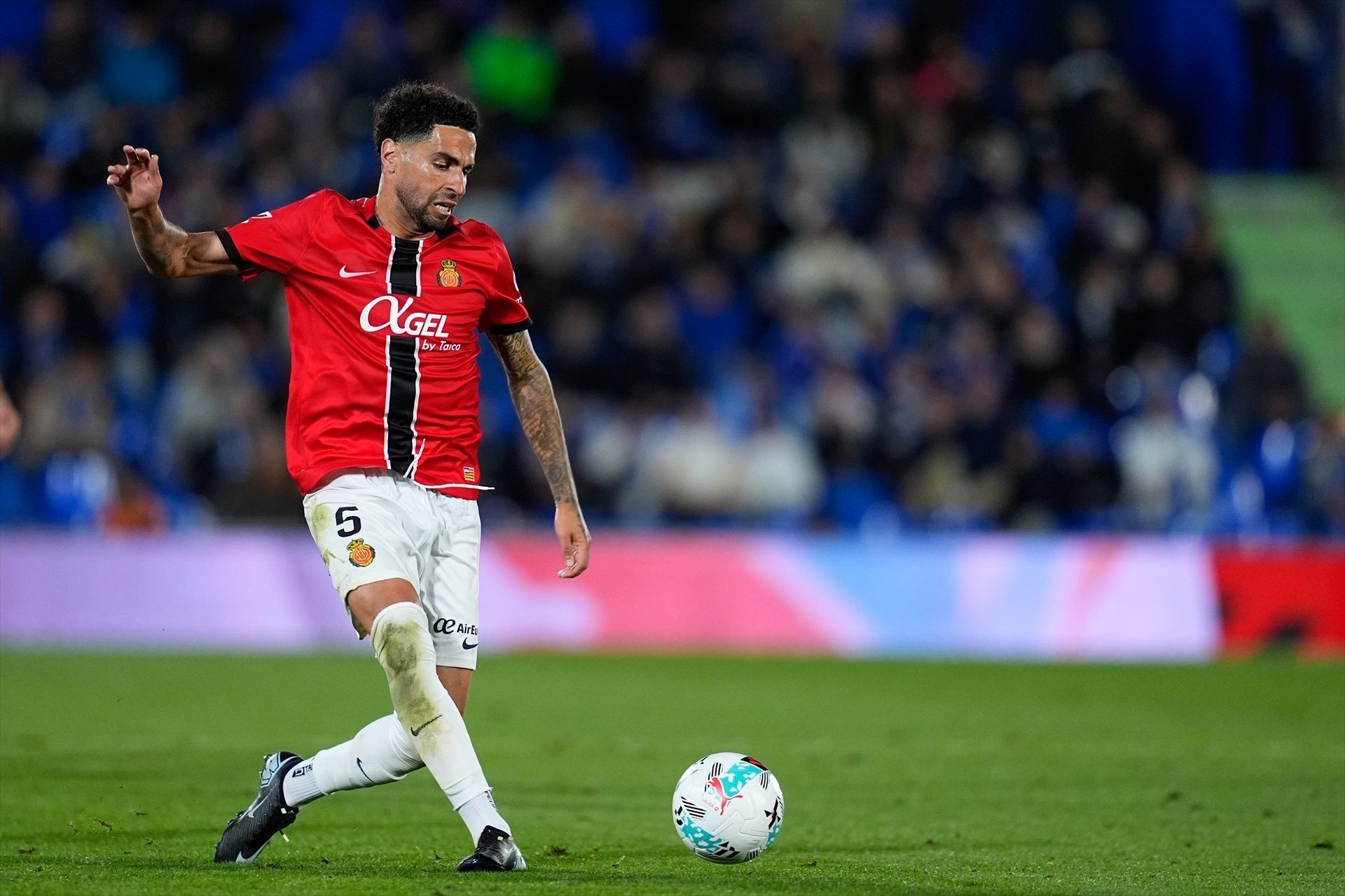 Omar Mascarell durante el Getafe - Mallorca de la jornada 36