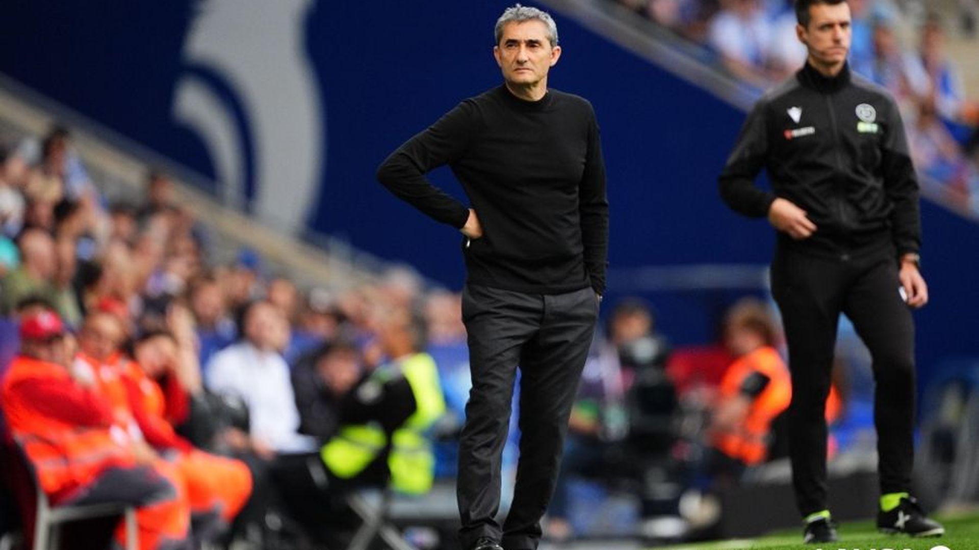 Un serio Ernesto Valverde en la derrota ante el Espanyol en Cornellá