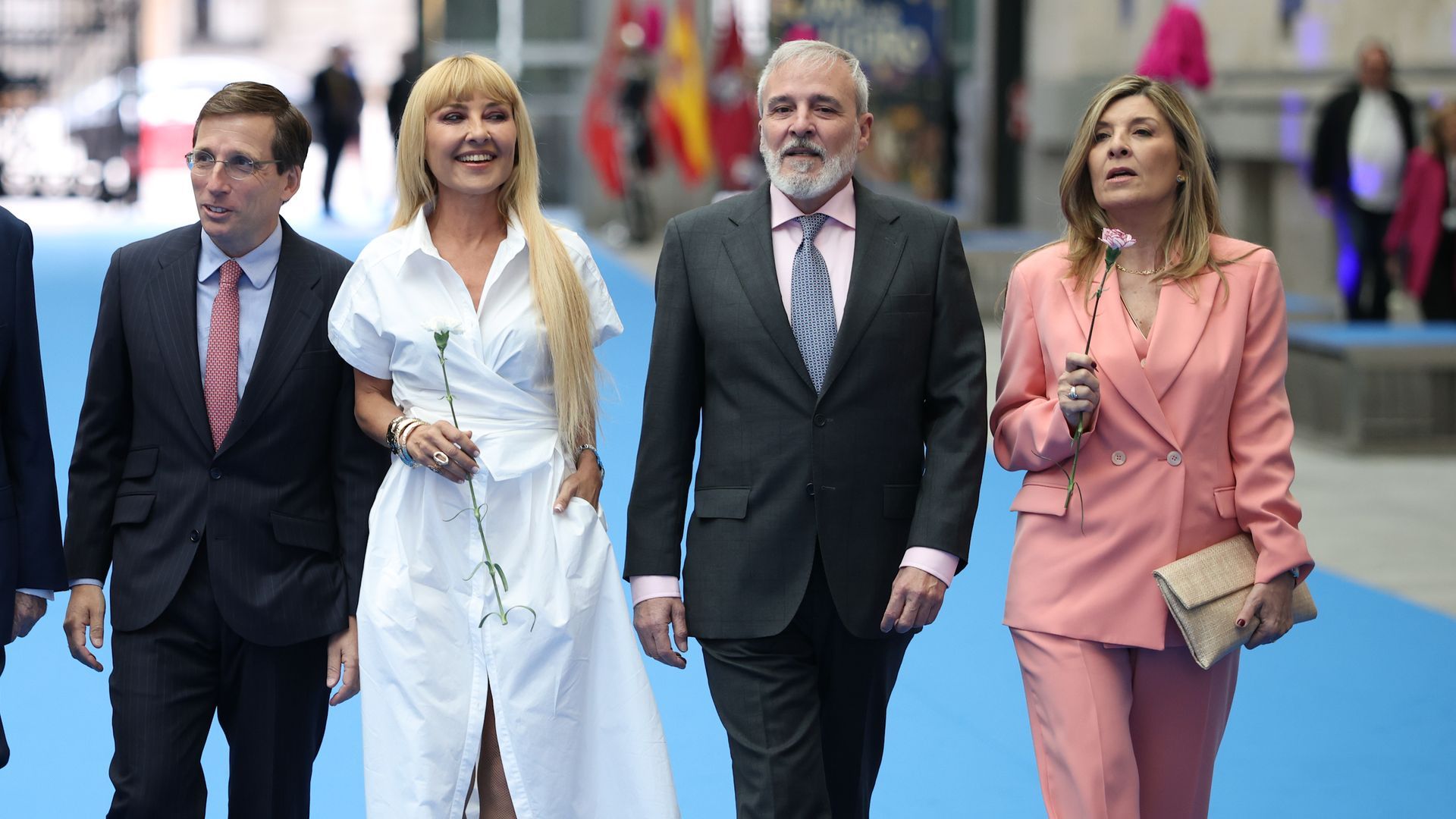 Cayetana Guillén Cuervo con sus hermanos y José Luis Martínez-Almeida