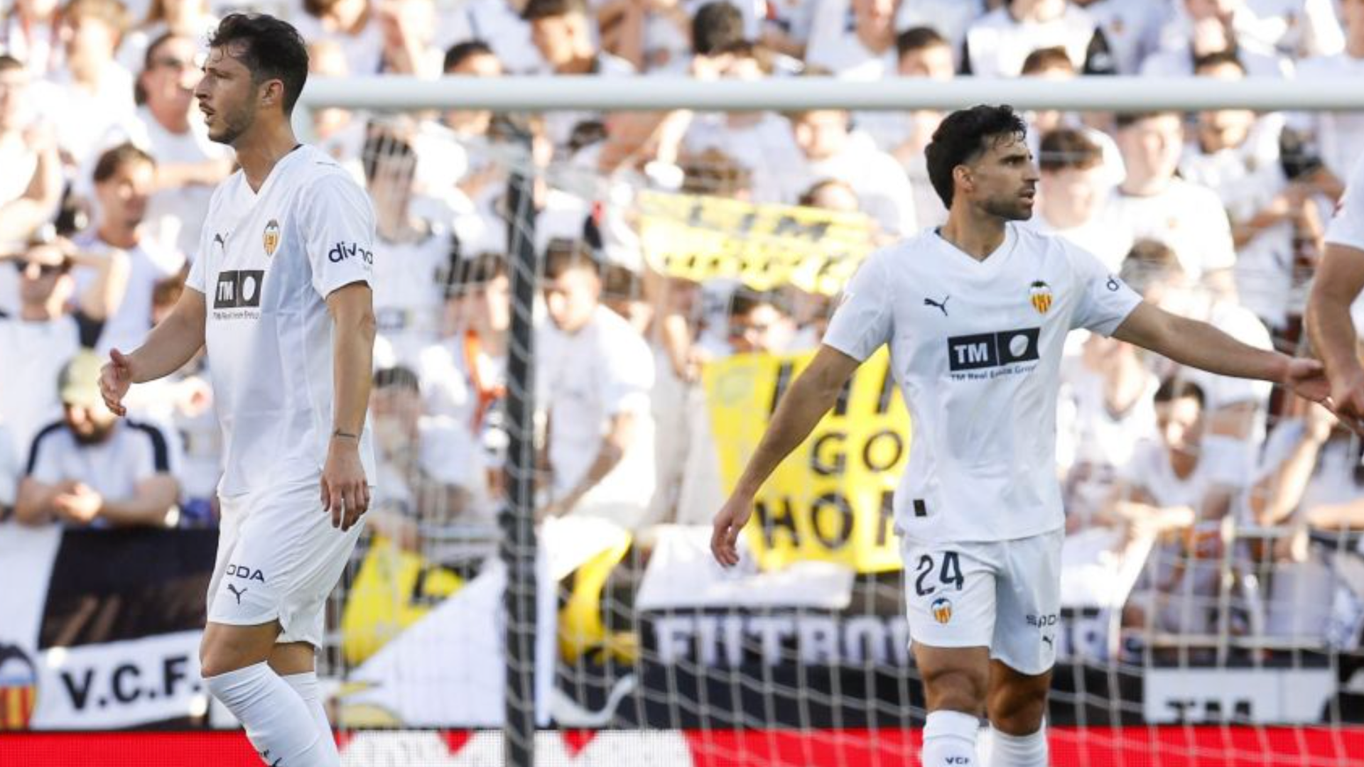 Guido y Cömert lamentan el gol de Lejeune