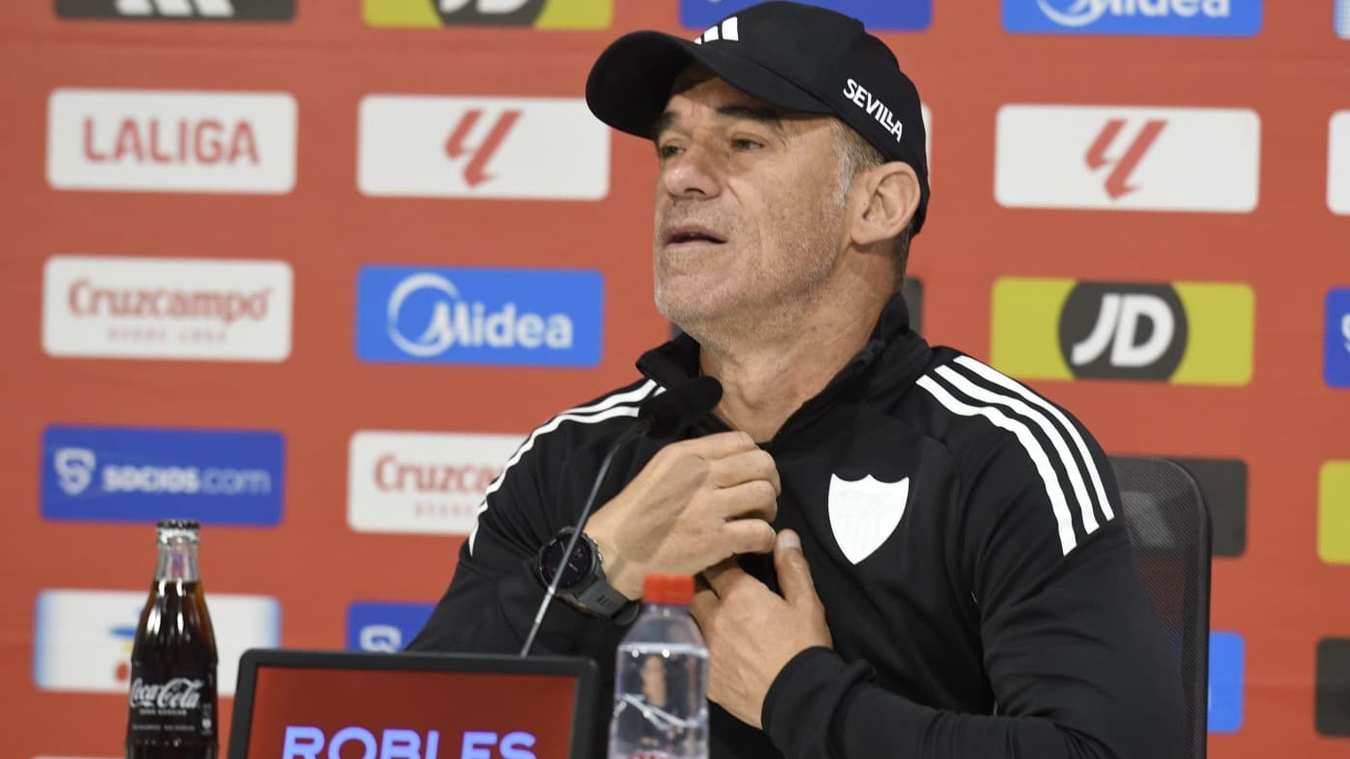 Luis García Plaza, en sala de prensa