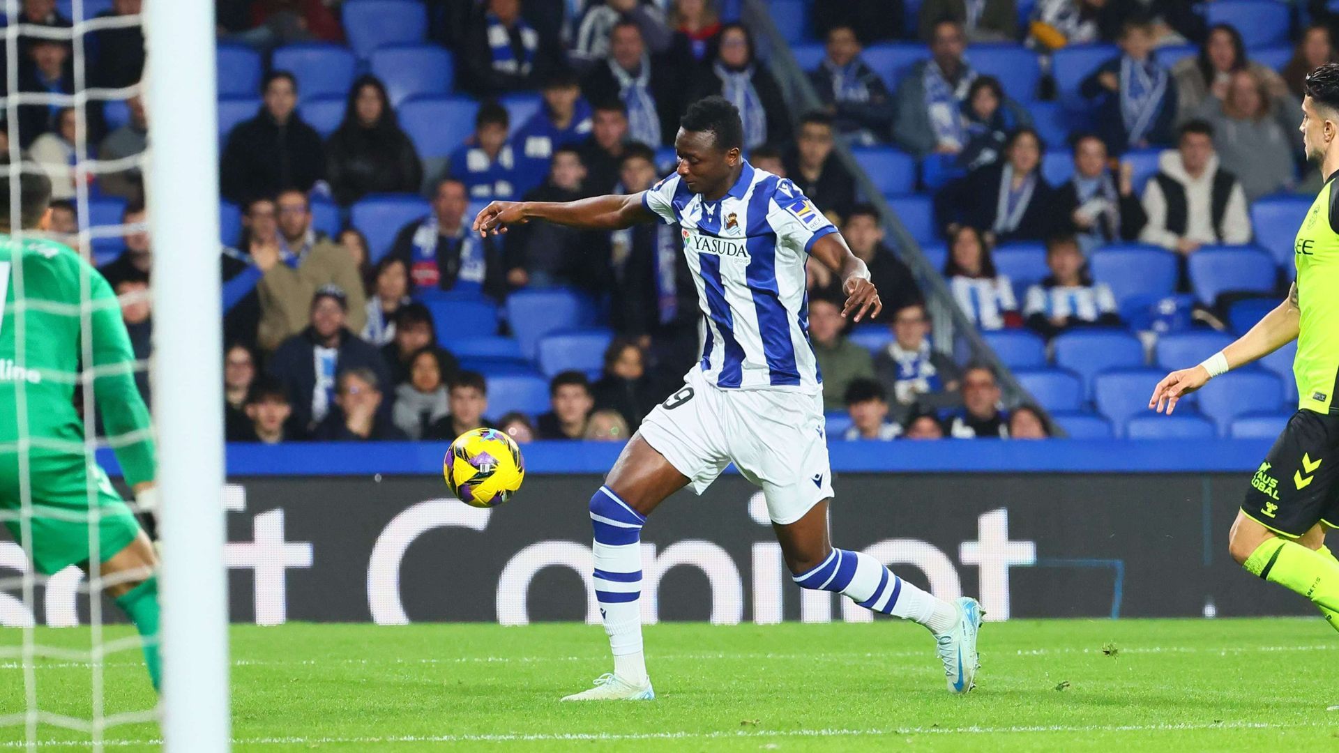 Sadiq Umar con la Real Sociedad