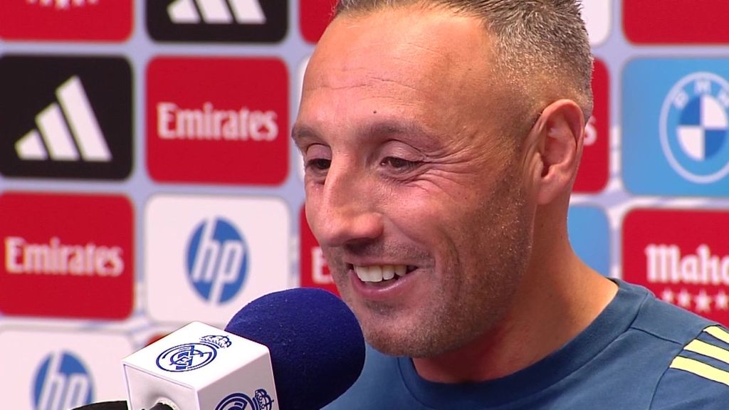 Santi Cazorla comparece tras el Real Madrid - Oviedo en el Santiago Bernabéu