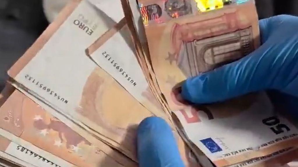 Dos detenidos en Cardedeu, Barcelona, por pagos con billetes falsificados de 50 euros: "Eran muy difíciles de detectar"