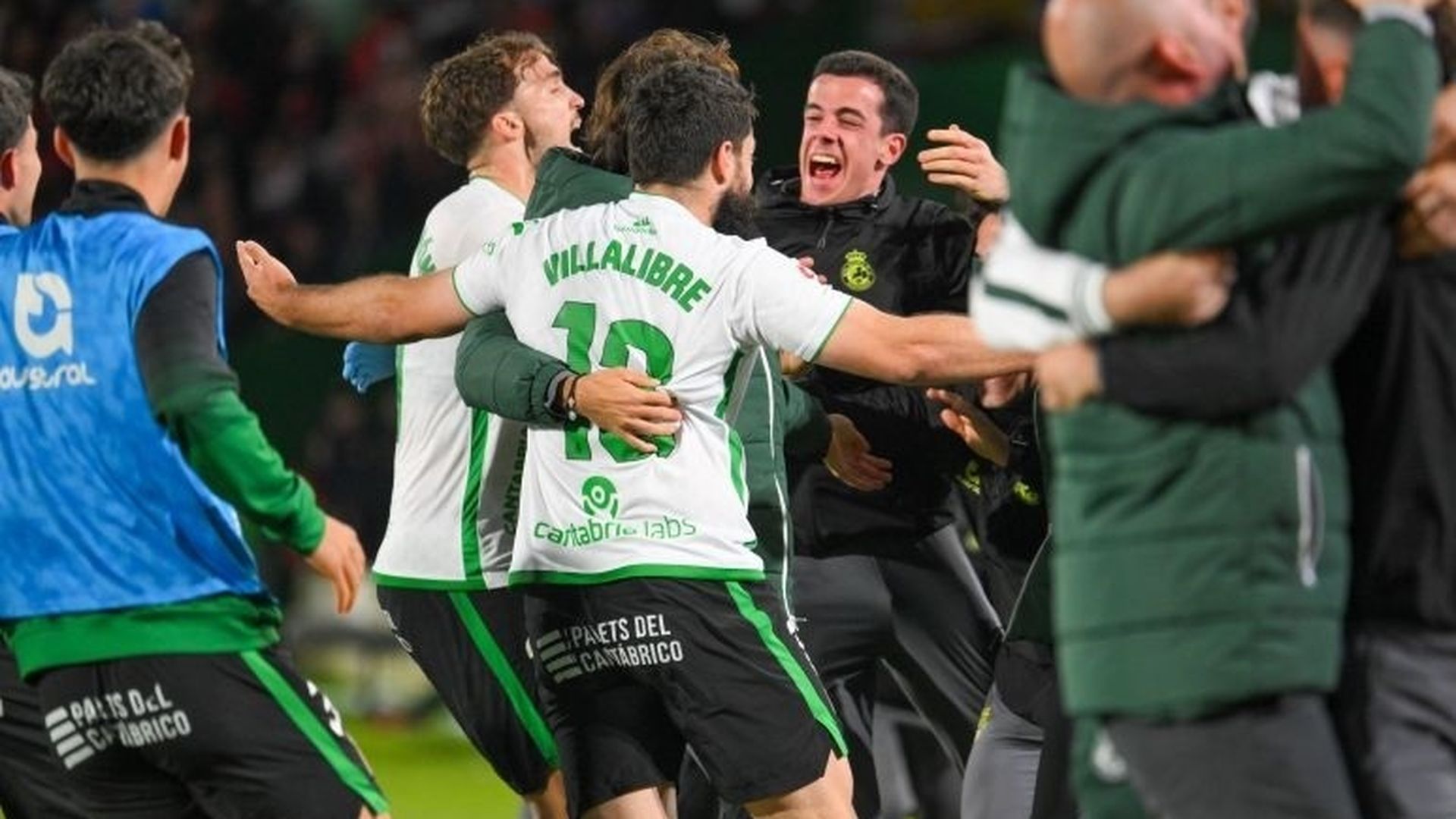 Lágrimas de emoción en el Racing de Santander con su regreso 14 años después a LaLiga EA Sports Lágrimas de emoción en el Racing de Santander con su regreso 14 años después a LaLiga EA Sports