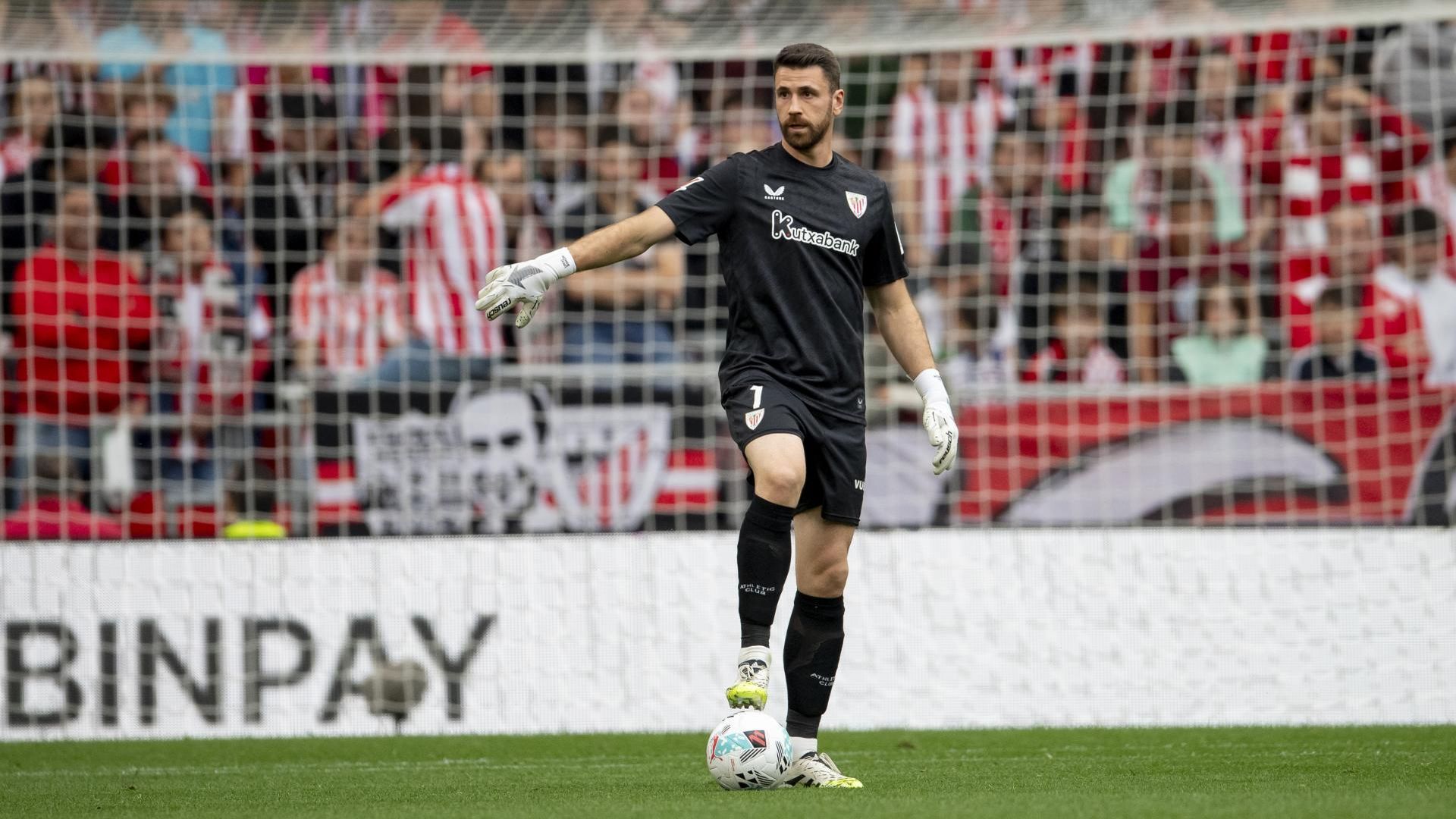 El meta Unai Simón ante el Celta en San Mamés