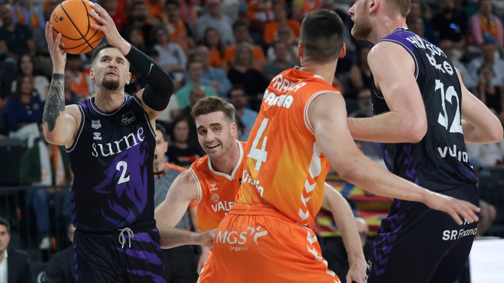 El Valencia Basket resiste la exhibición de Jaworski y se reencuentra con el triunfo