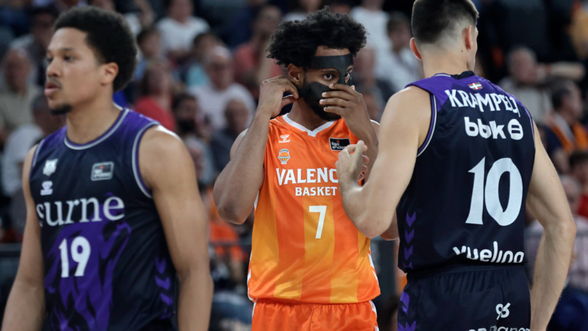 El Valencia Basket resiste la exhibición de Jaworski y se reencuentra con el triunfo